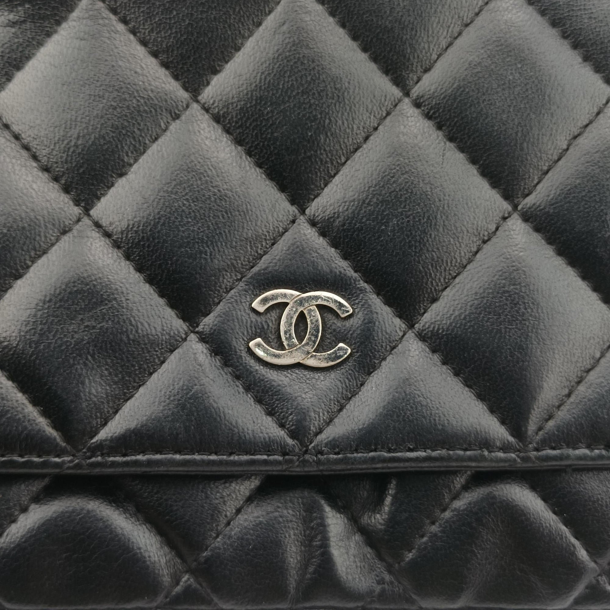 Vintage Chanel Matelasse coco mark Black lambskin A33814 shoulderbag | stylenewstar