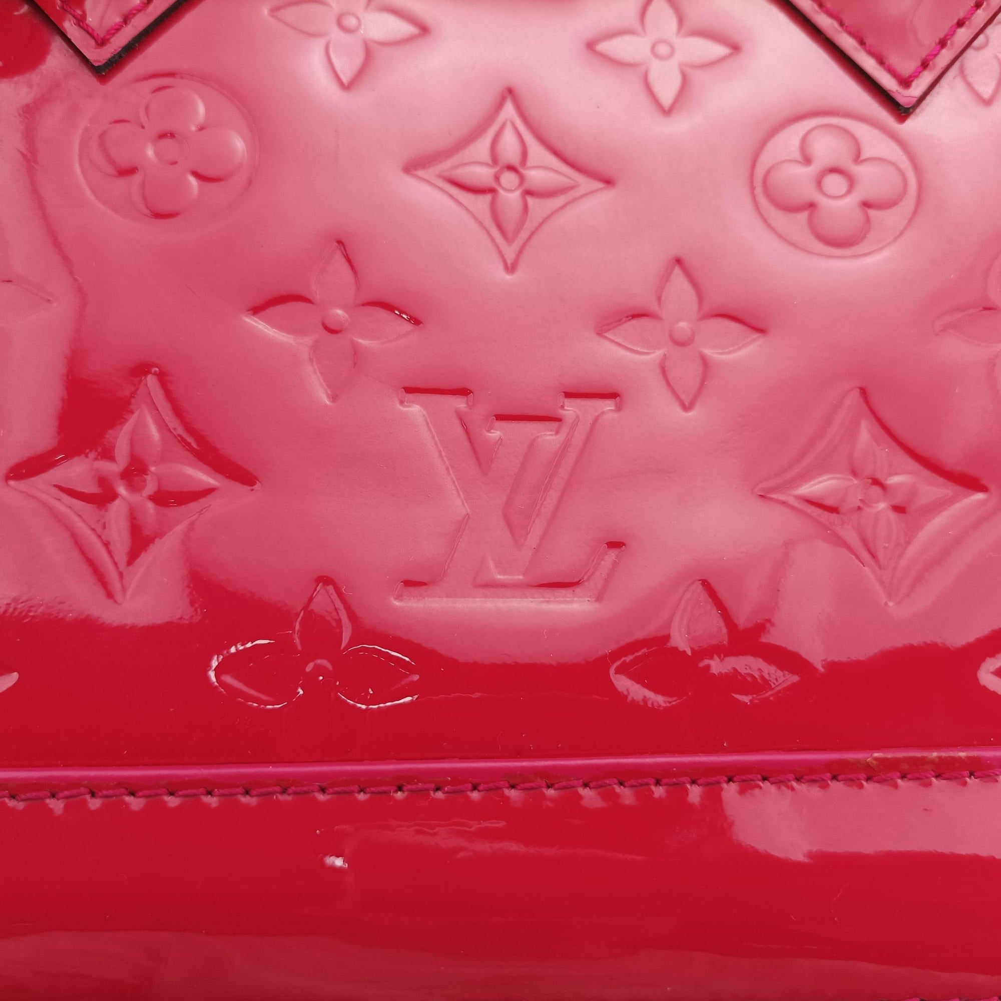 Vintage Louis Vuitton Alma BB pomme d'amour Vernis M91606 shoulderbag | stylenewstar