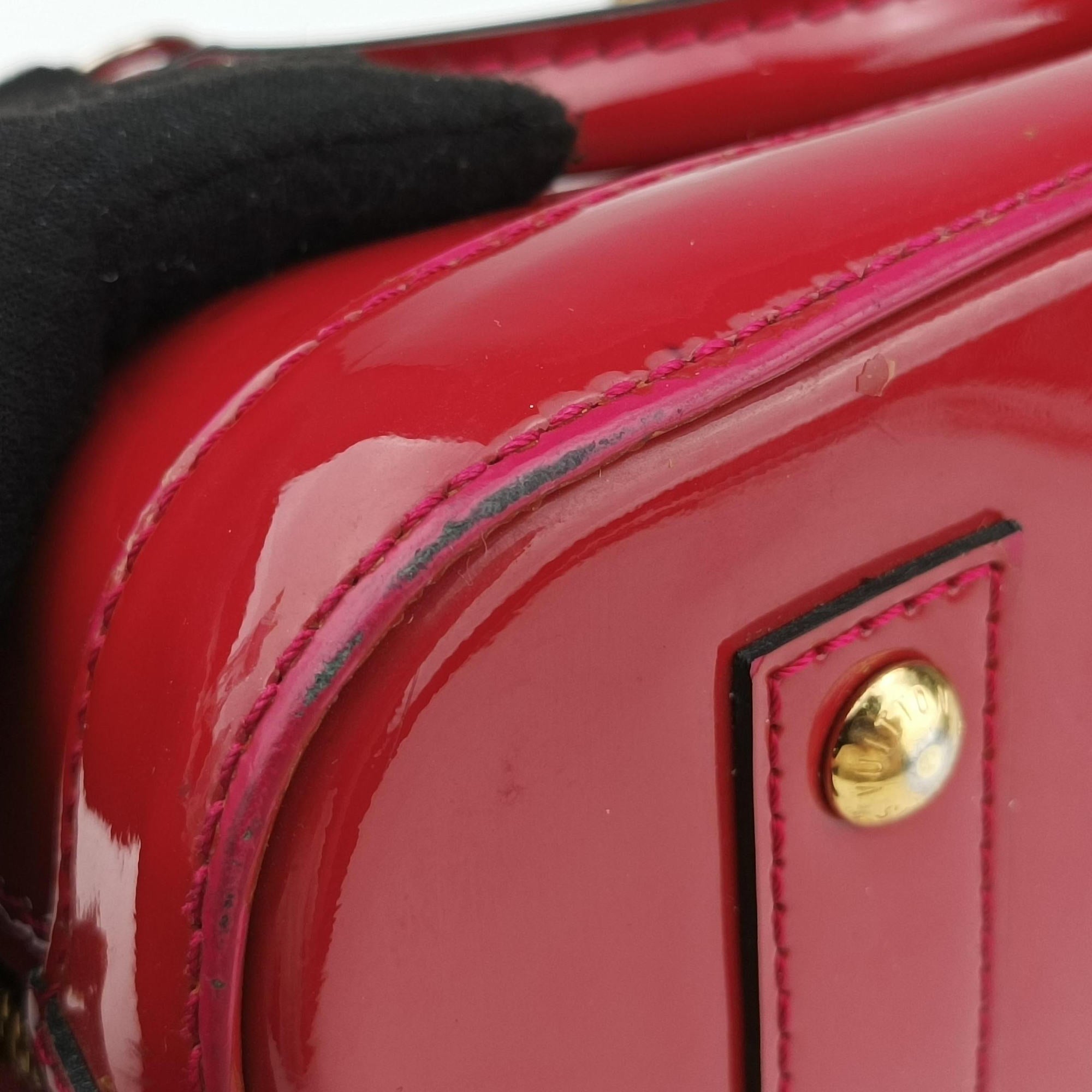 Vintage Louis Vuitton Alma BB pomme d'amour Vernis M91606 shoulderbag | stylenewstar