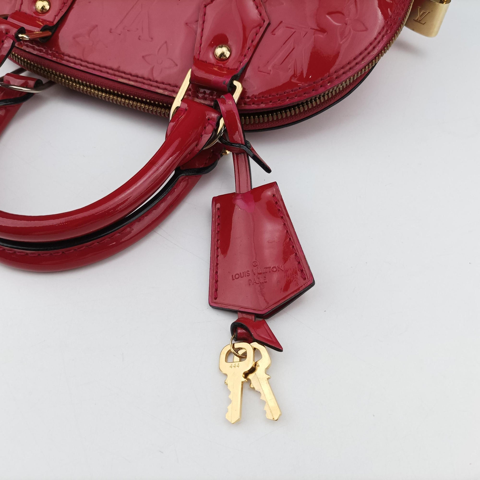Vintage Louis Vuitton Alma BB pomme d'amour Vernis M91606 shoulderbag | stylenewstar