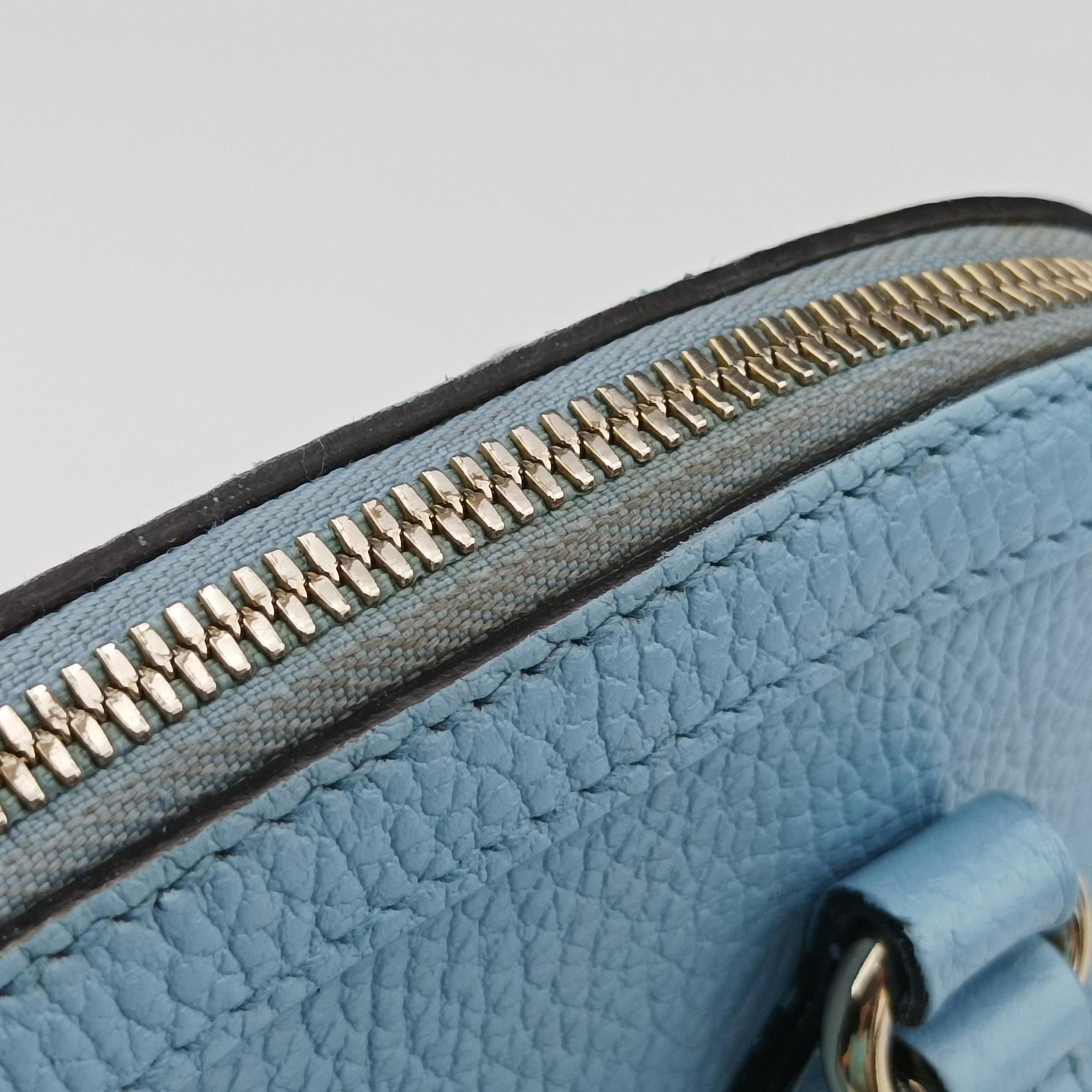 Vintage Gucci Interlocking G charm Dome Blue Leather 449661 shoulderbag | stylenewstar
