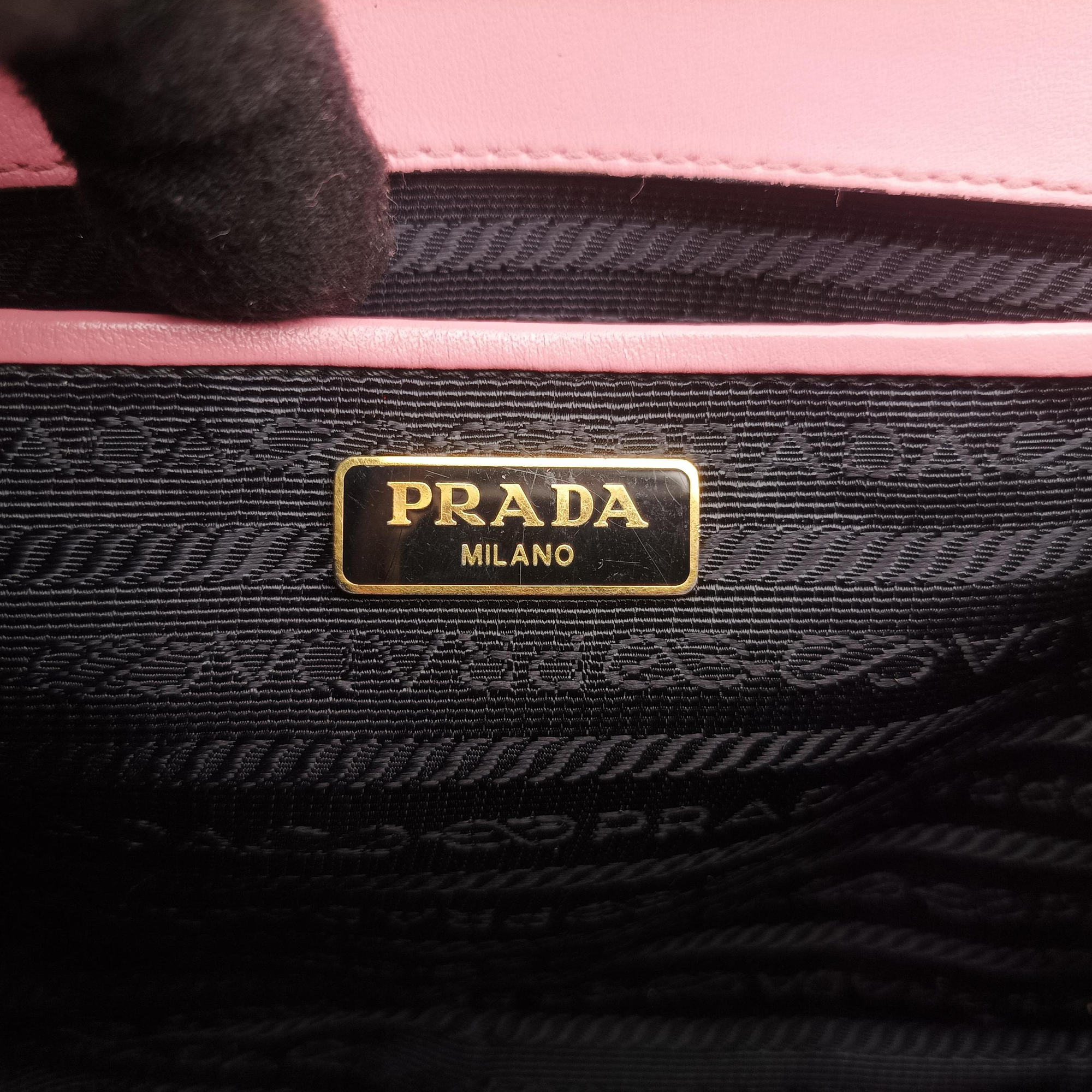 Vintage Prada milano logo Pink Saffiano Leather 1BP012 shoulderbag | stylenewstar