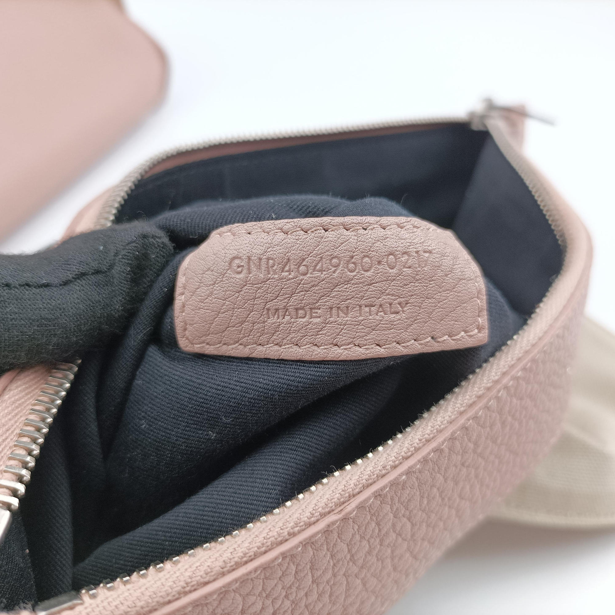 Secondhand Yves Saint Laurent SAC DE JOUR Pink Leather 464960 shoulderbag | stylenewstar