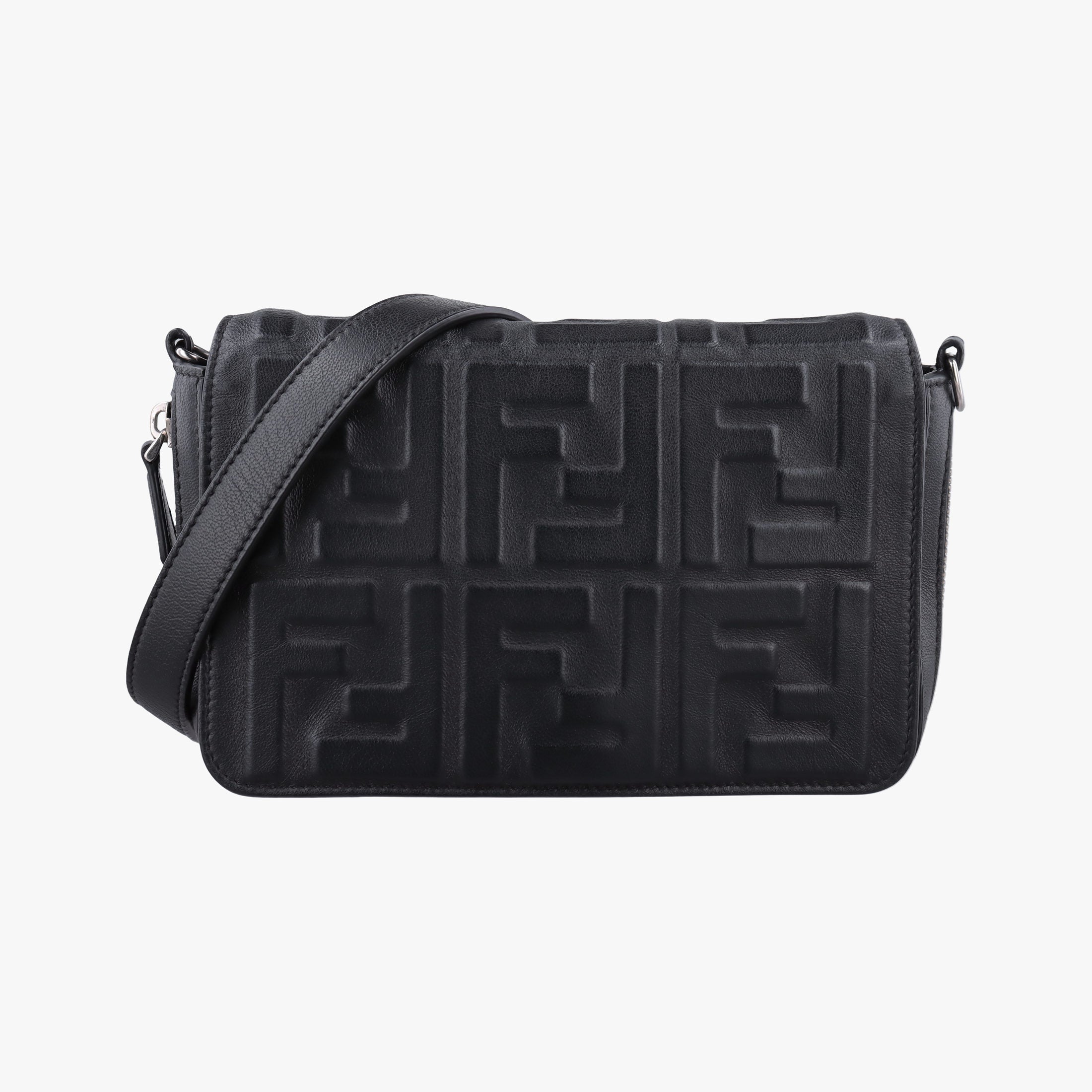 Pre-owned Fendi FF logo Black Leather 7M0299 shoulderbag | stylenewstar