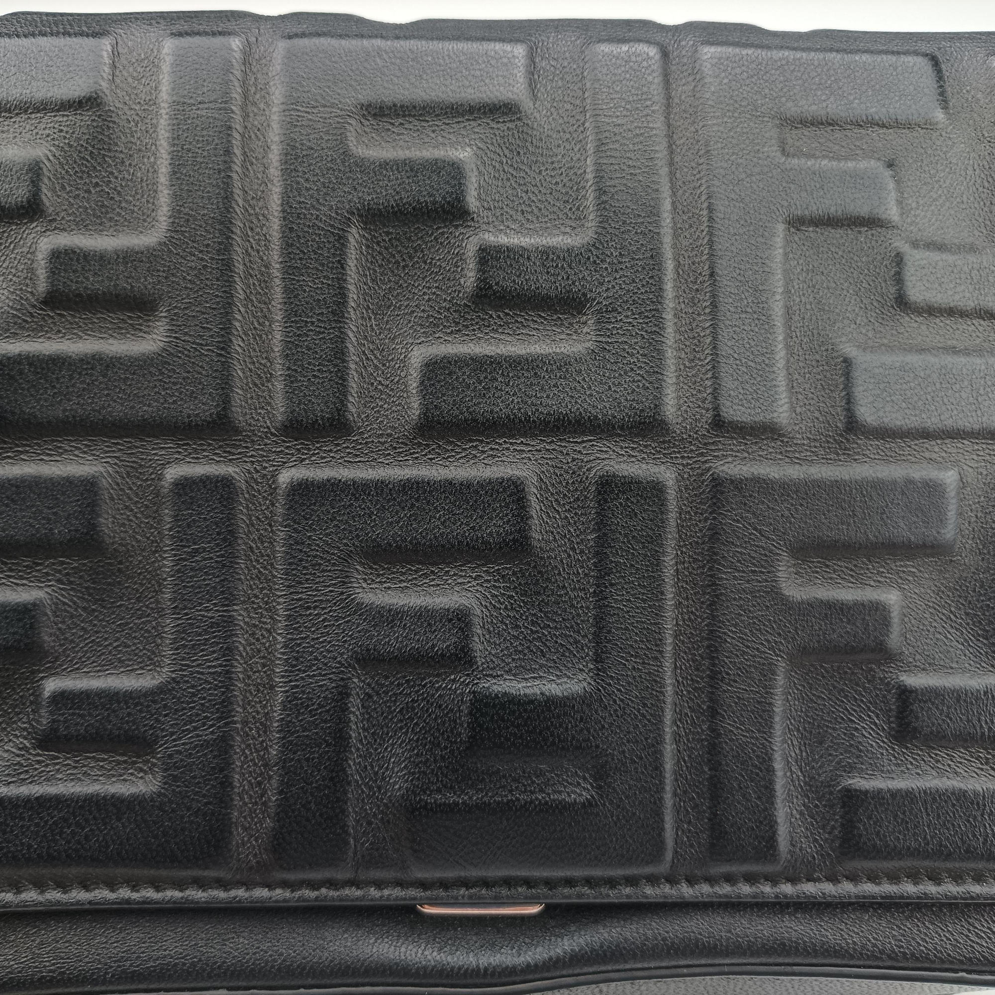 Pre-owned Fendi FF logo Black Leather 7M0299 shoulderbag | stylenewstar
