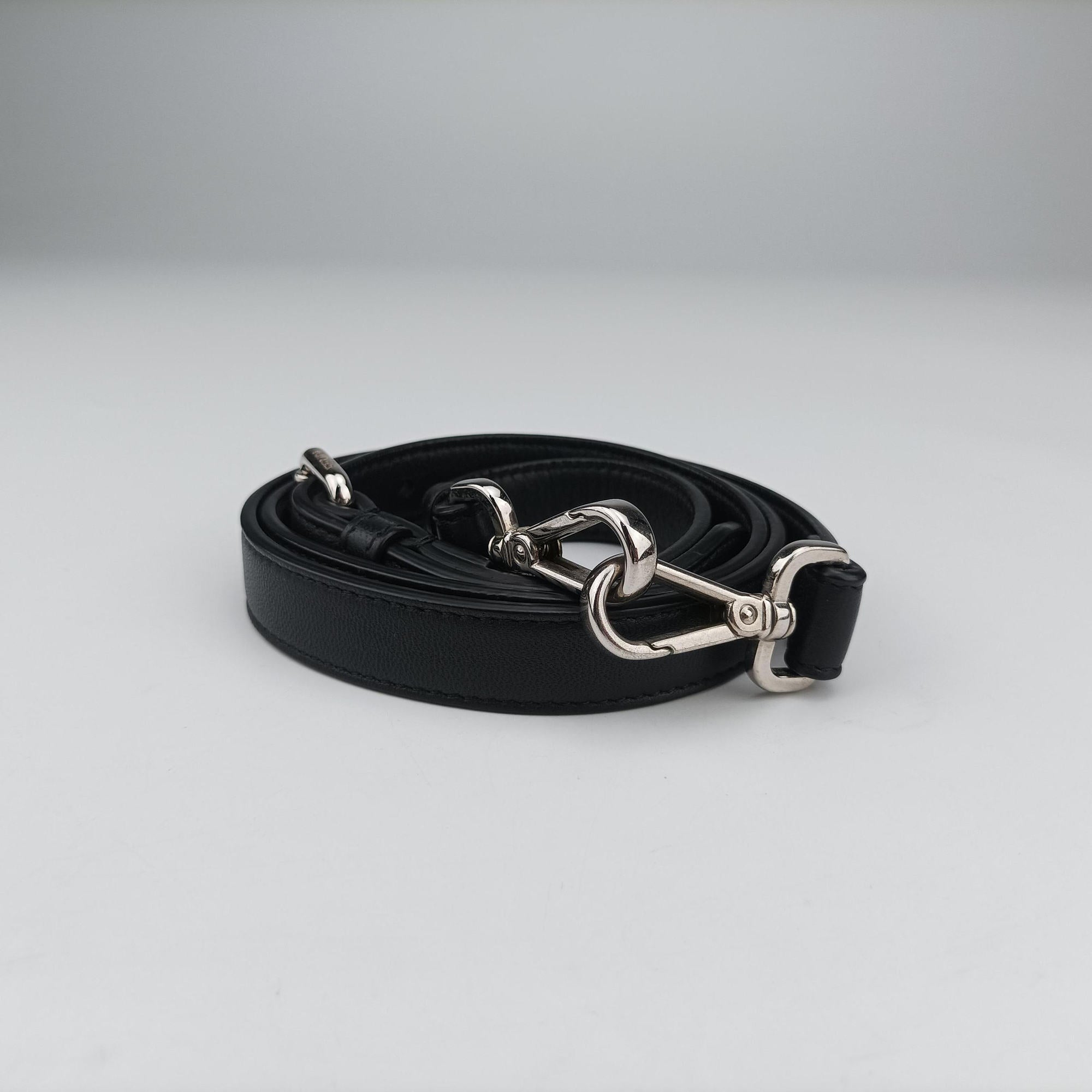 Pre-owned Fendi FF logo Black Leather 7M0299 shoulderbag | stylenewstar