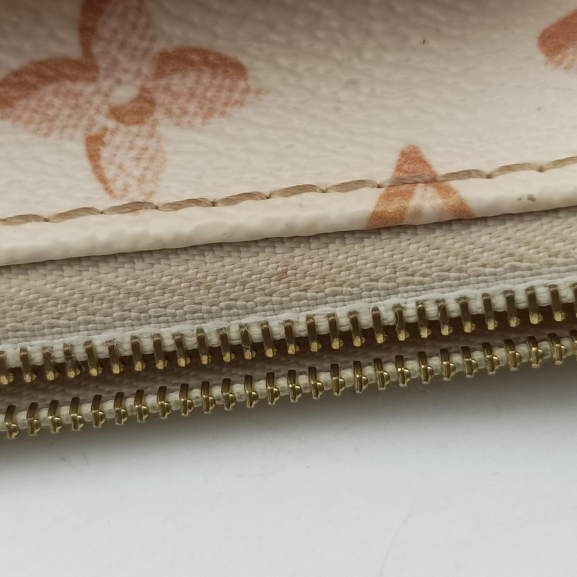Vintage Louis Vuitton Maxi Pochette Accessoires Ivory x Brown PVC-coated canvas M20920 shoulderbag | stylenewstar