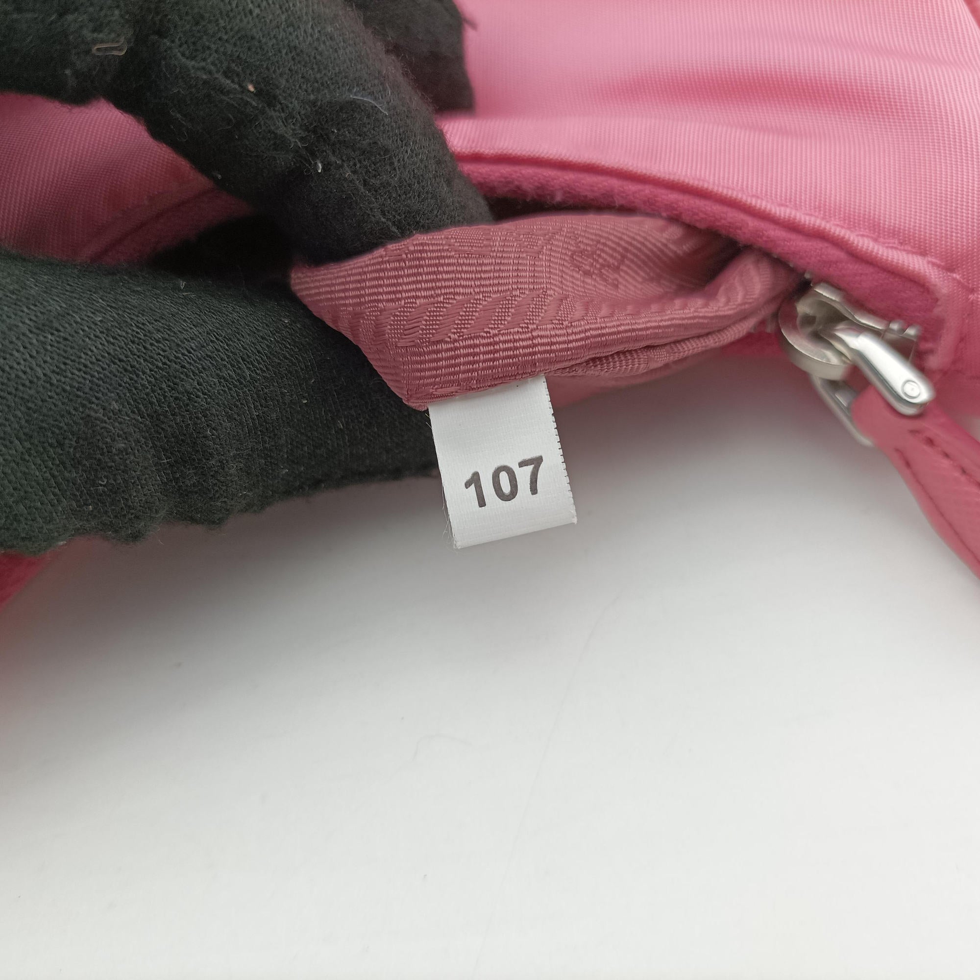 Secondhand Prada Re-Edition 2005 Nylon Mini Pink nylon 1TT122 shoulderbag | stylenewstar