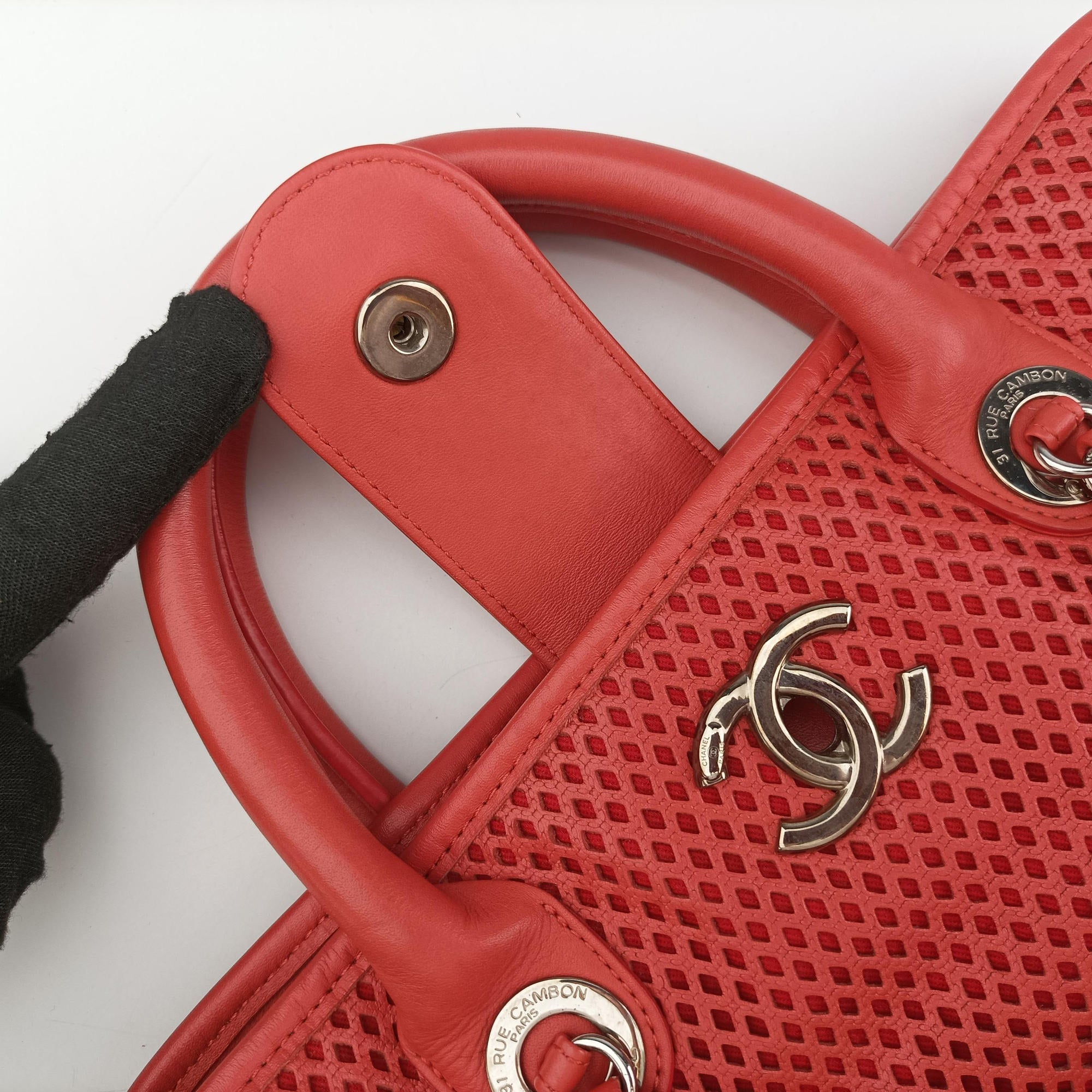 Pre-owned Chanel Up in the Air Perforated French Riviera Orange lambskin A67654 shoulderbag | stylenewstar