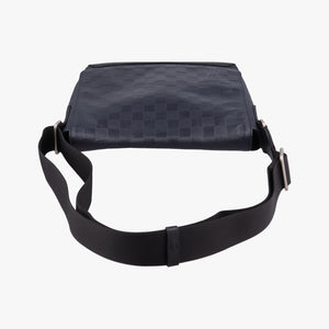 Pre-owned Louis Vuitton District PM Noir Damier Infini Leather N41033 shoulderbag | stylenewstar