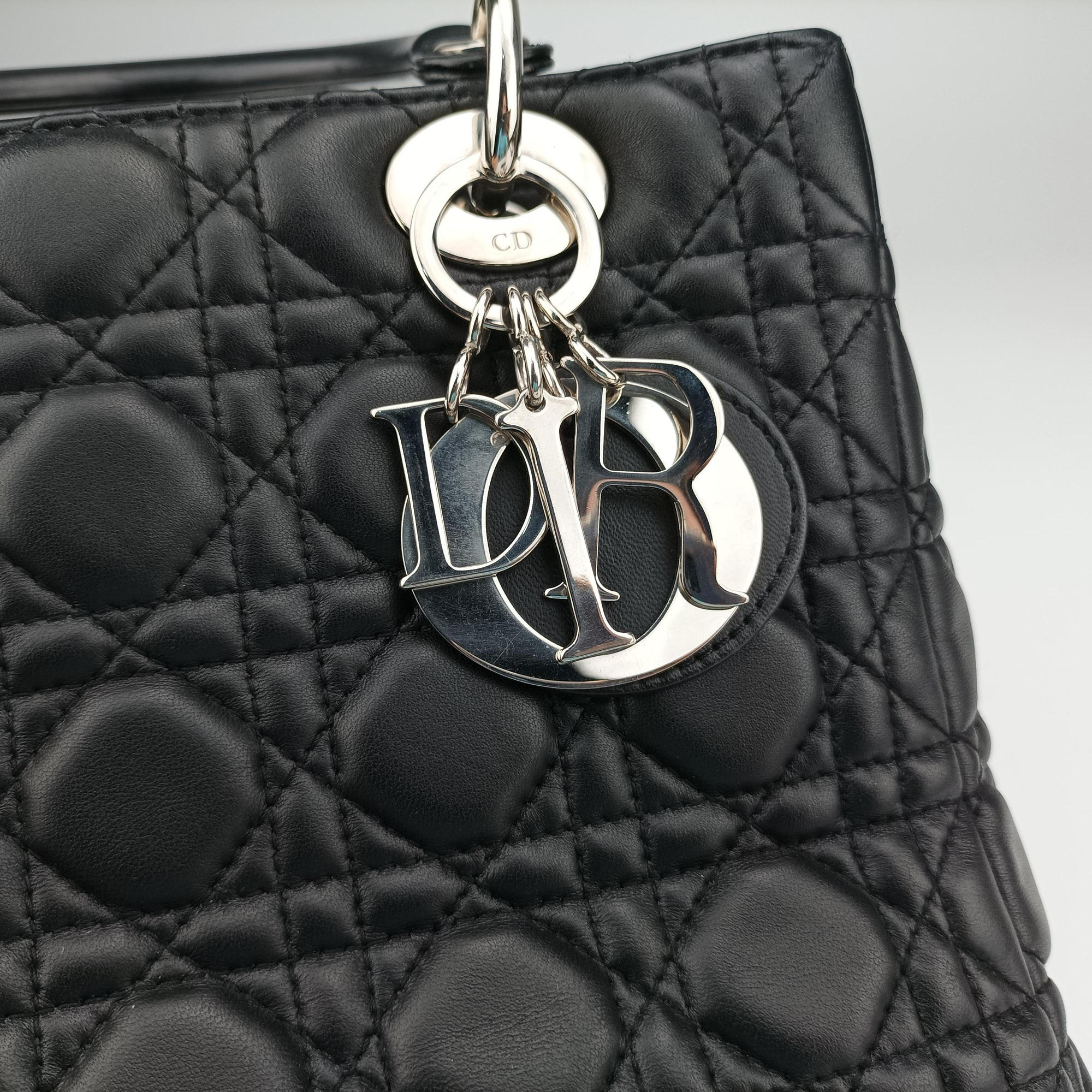 Secondhand Christian Dior Lady Dior Black lambskin  shoulderbag | stylenewstar