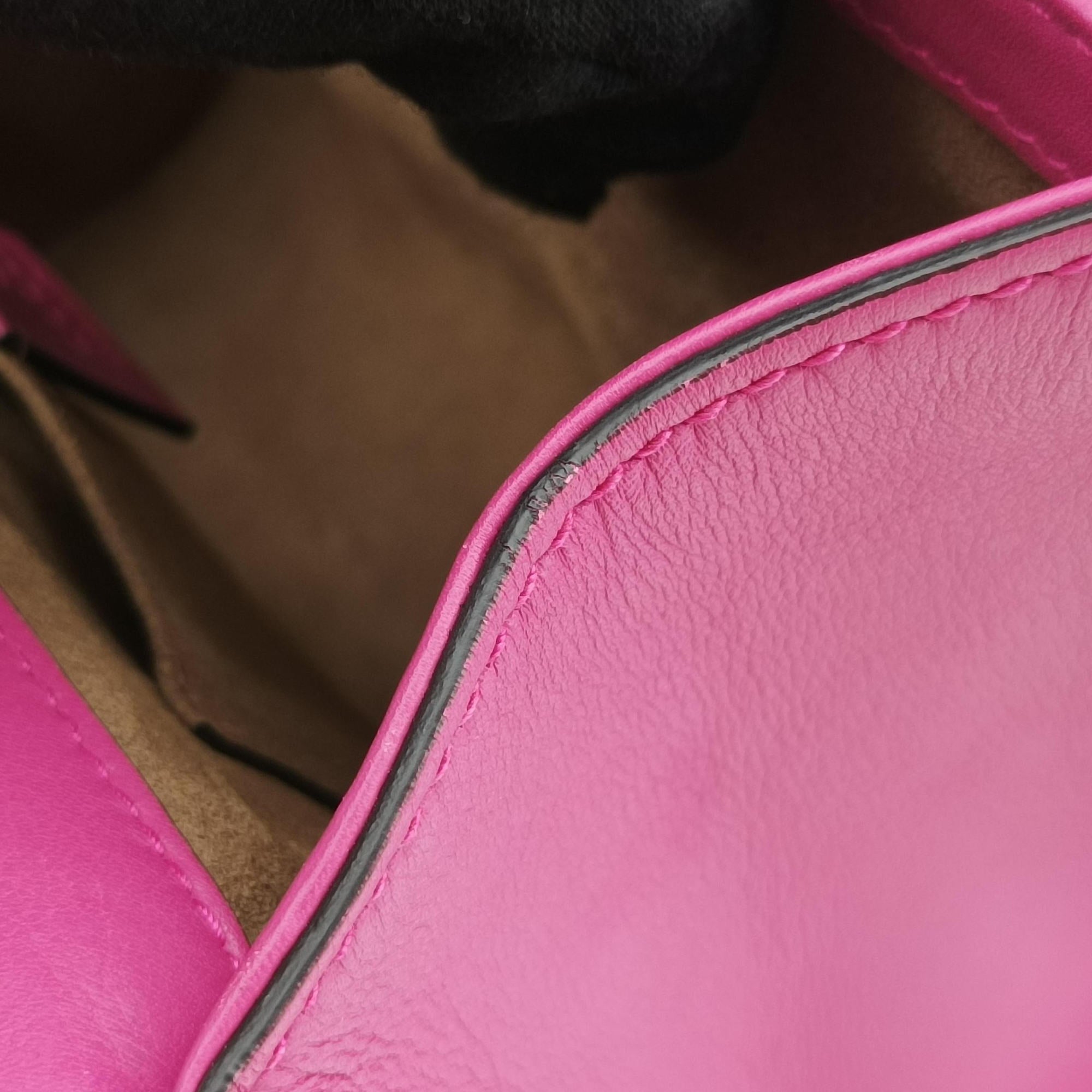 Vintage Gucci Padlock Rose Leather 409487 shoulderbag | stylenewstar