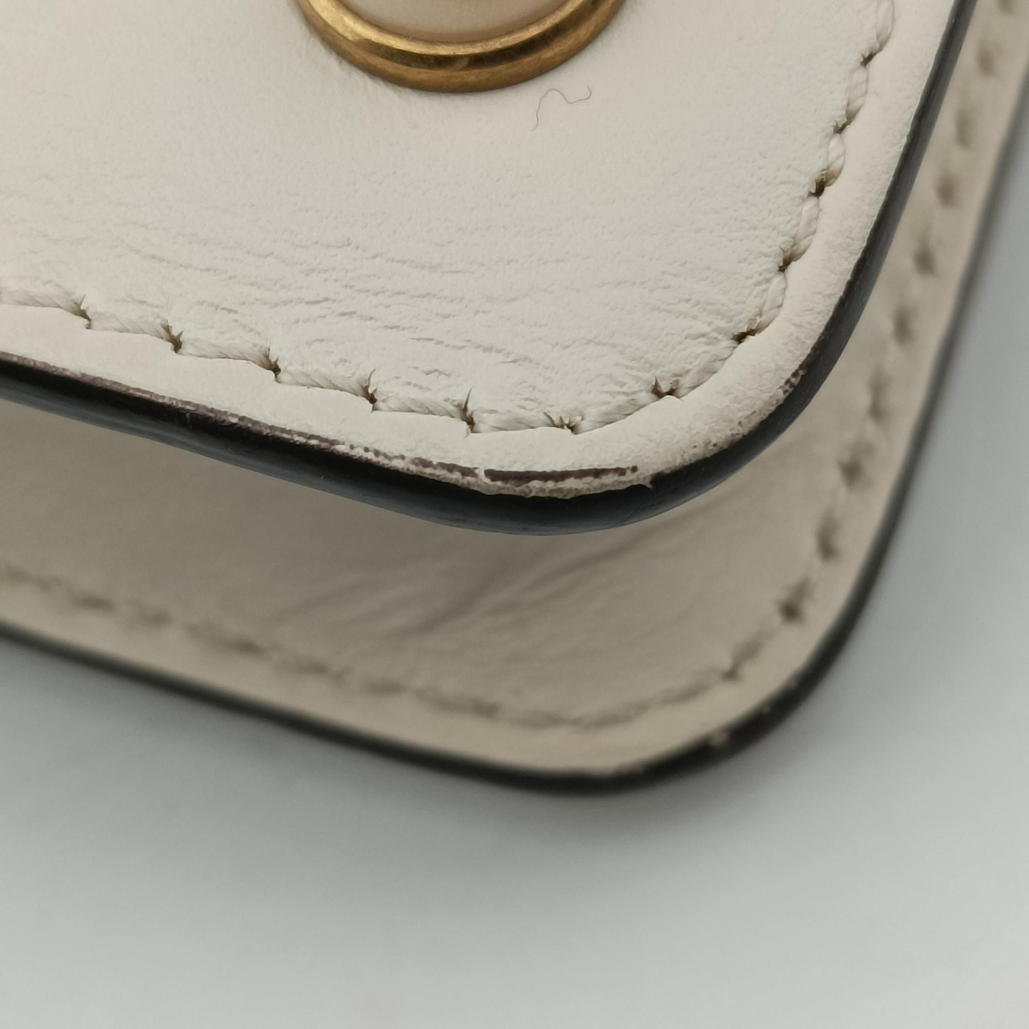 Pre-owned Gucci Broadway Pearl Bee White Leather 453778 shoulderbag | stylenewstar