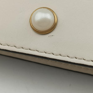Pre-owned Gucci Broadway Pearl Bee White Leather 453778 shoulderbag | stylenewstar
