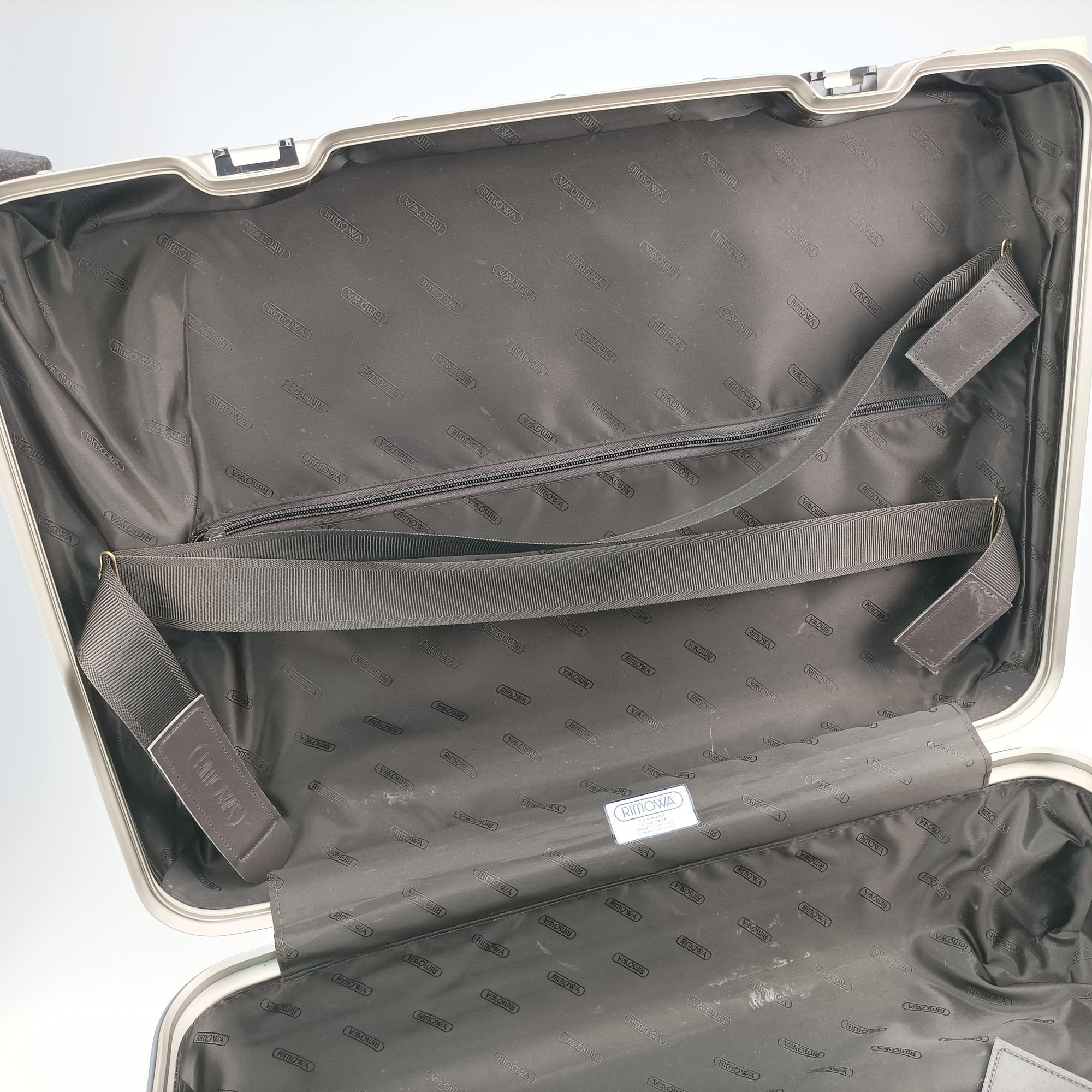 Pre-owned RIMOWA TOPAS Light Gold aluminum  suitcase | stylenewstar