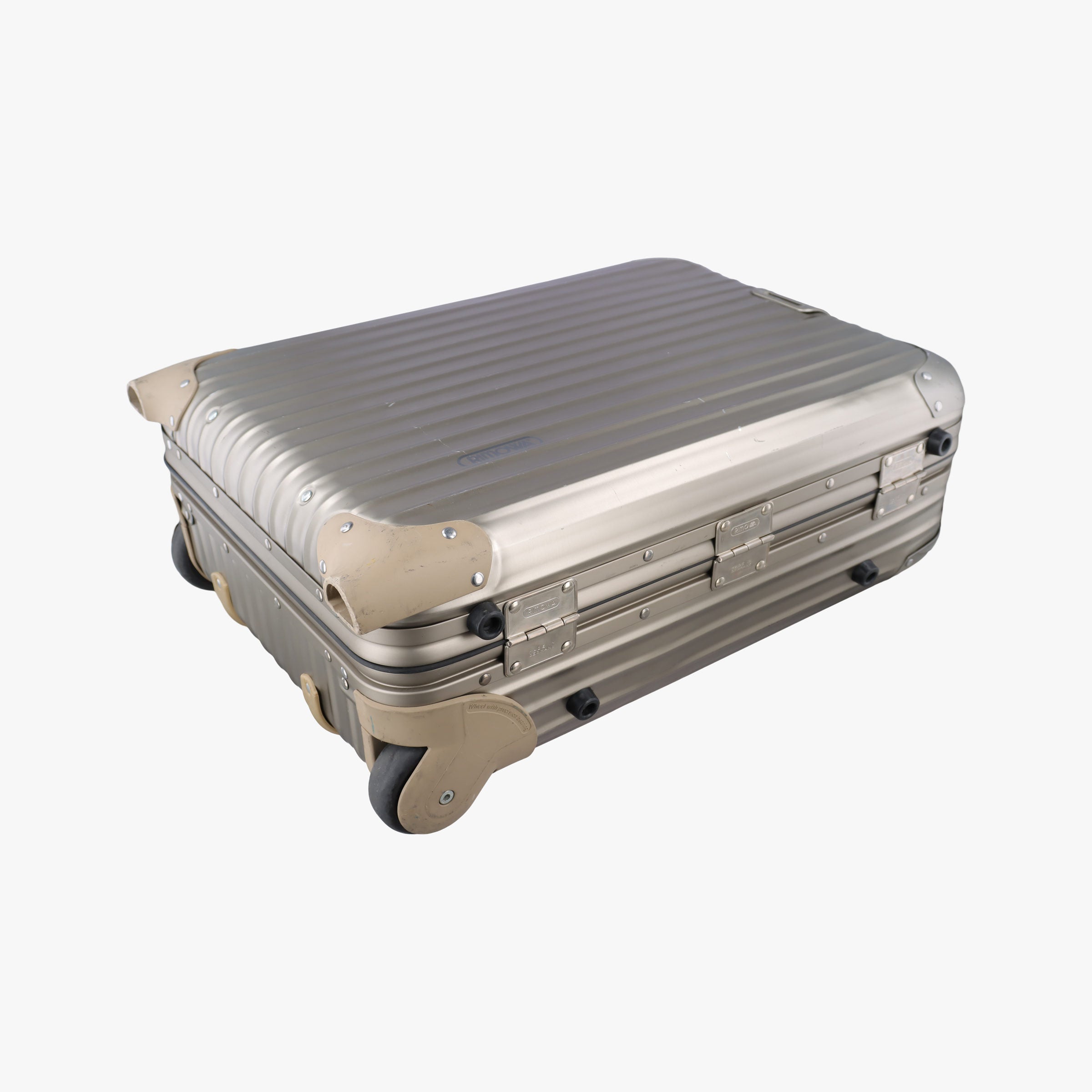 Pre-owned RIMOWA TOPAS Light Gold aluminum  suitcase | stylenewstar