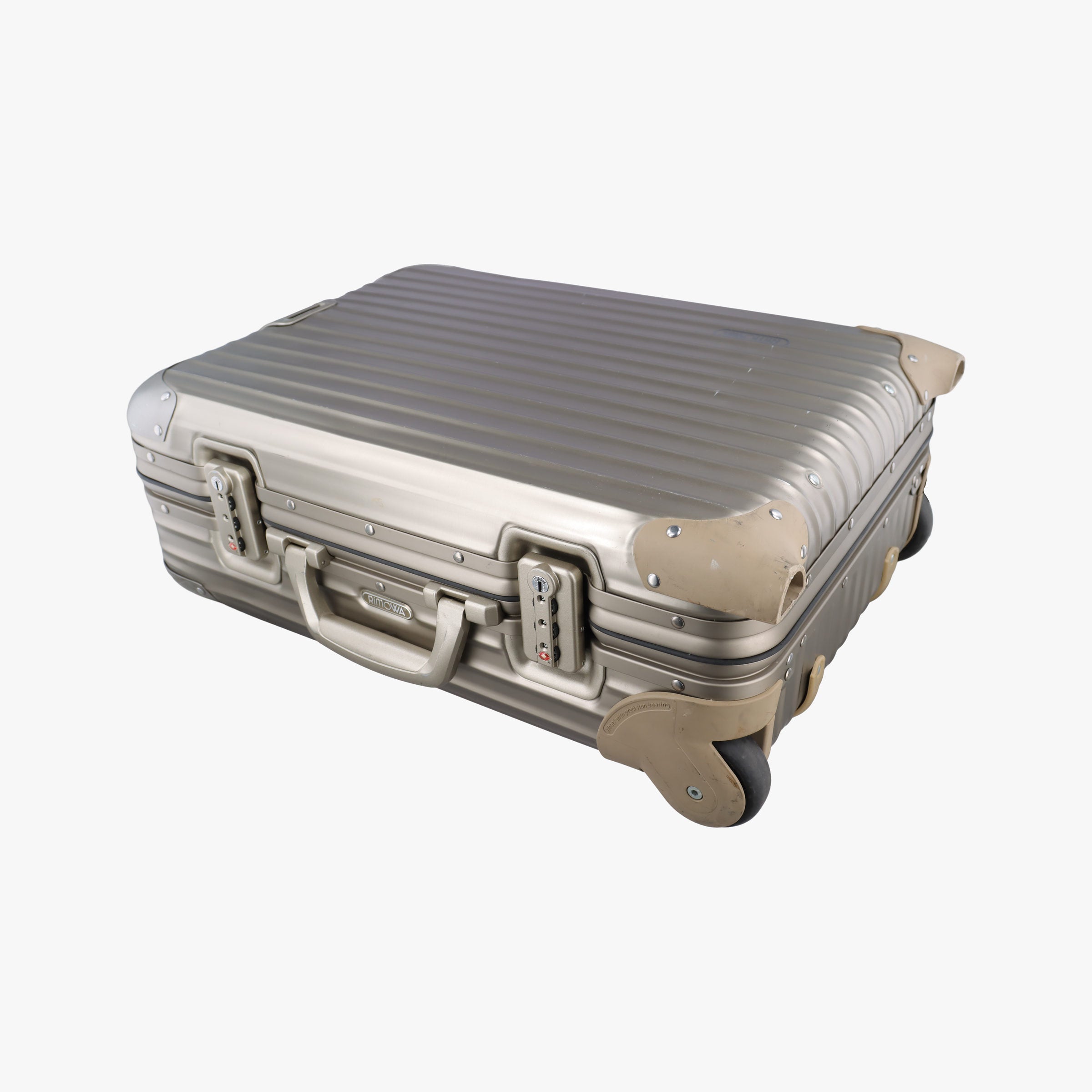 Pre-owned RIMOWA TOPAS Light Gold aluminum  suitcase | stylenewstar