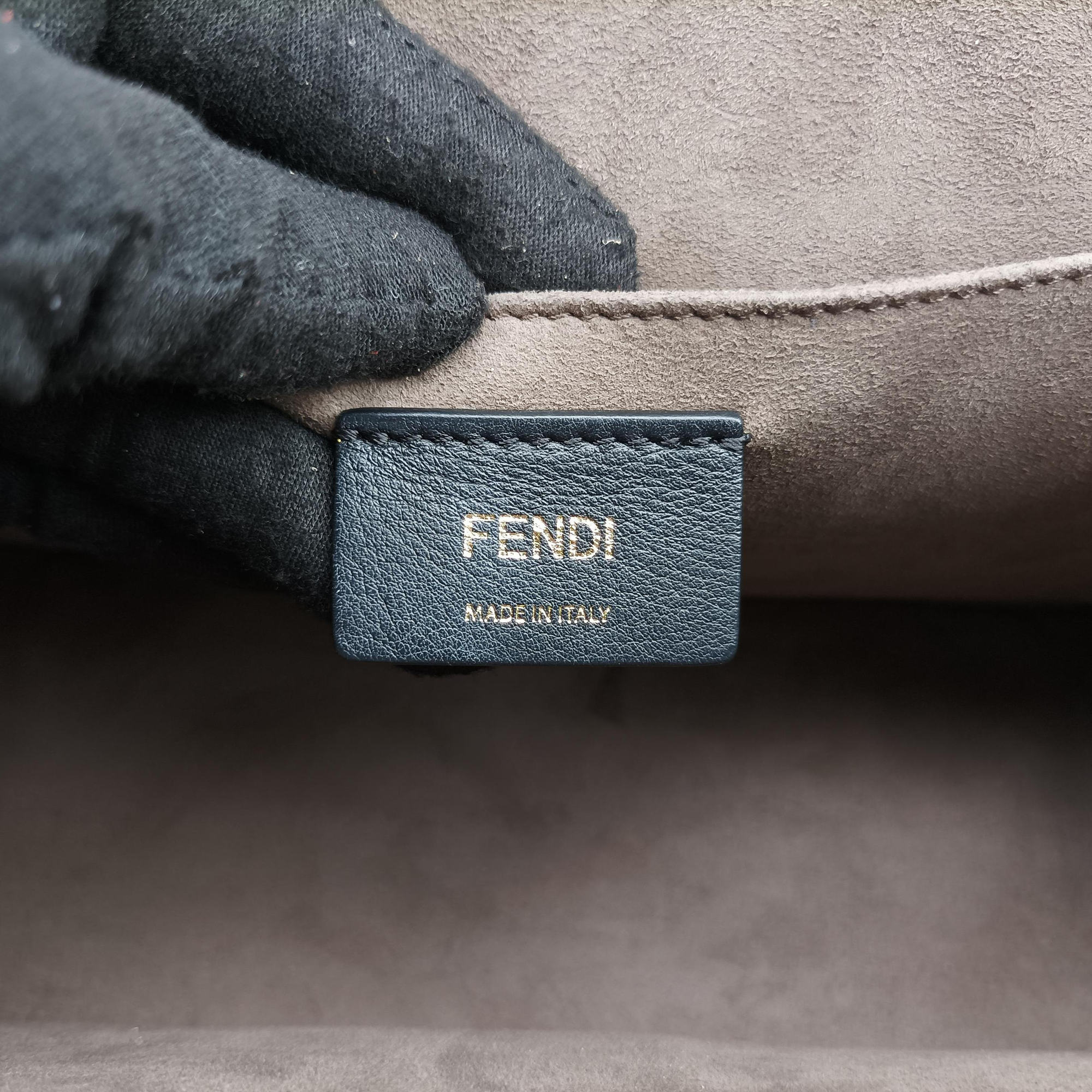 Pre-owned Fendi Kan I F Red Leather 8BT284 shoulderbag | stylenewstar