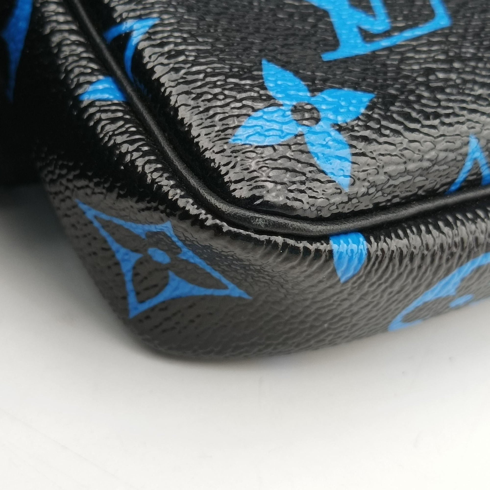 Vintage Louis Vuitton Mini Pochette Accessoires Noir × Blue Monogram Color Canvas M67237 handbag | stylenewstar