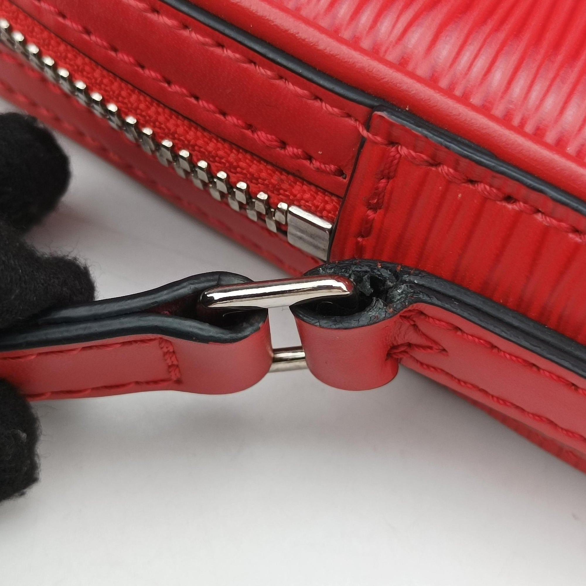 Secondhand Louis Vuitton Danube PPM Supreme Collaboration ROUGE×white Epi M53434 shoulderbag | stylenewstar