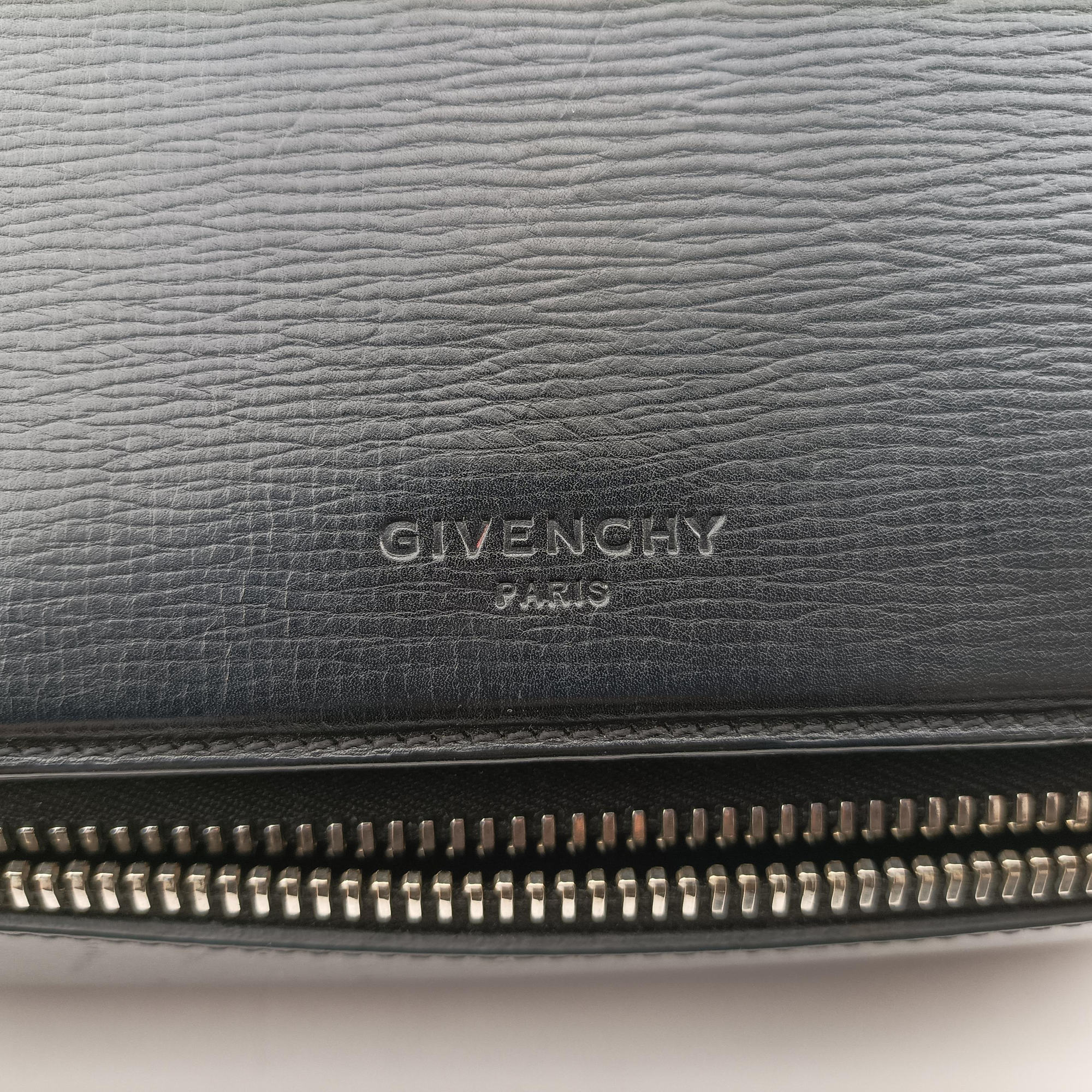 Vintage Givenchy Pandora Black Leather  shoulderbag | stylenewstar