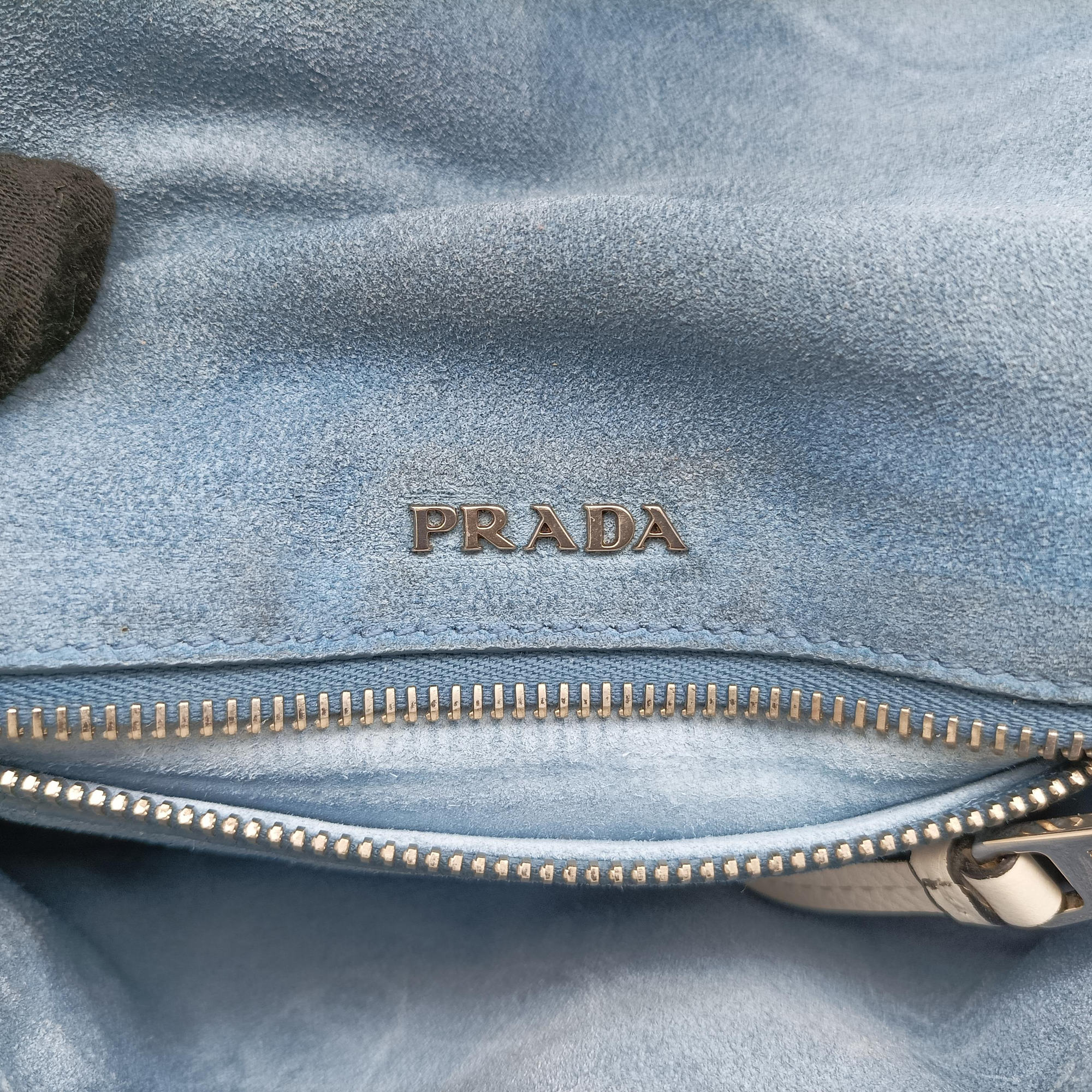 Vintage Prada Etiquette White Leather 1BD082 shoulderbag | stylenewstar