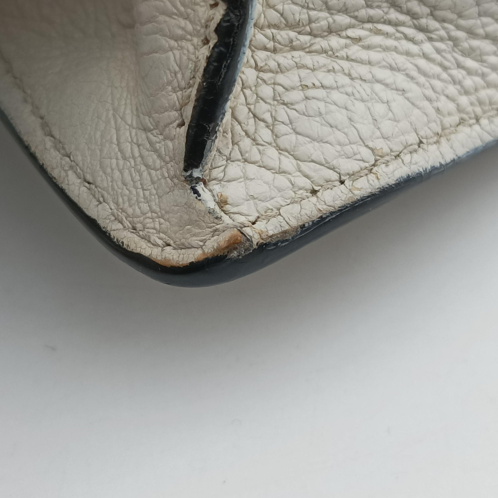 Vintage Prada Etiquette White Leather 1BD082 shoulderbag | stylenewstar