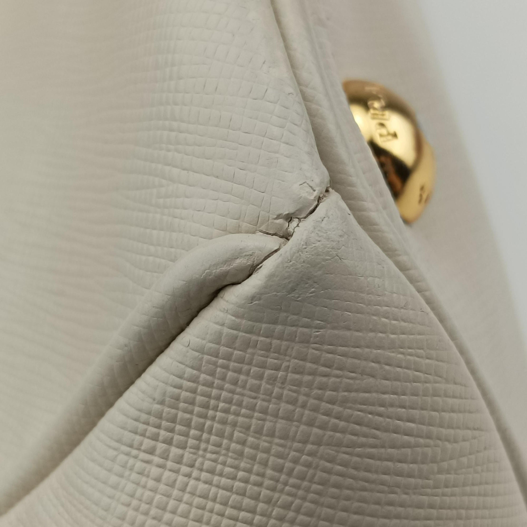 Vintage Prada Galleria White SAFFIANO Leather BN1801 shoulderbag | stylenewstar