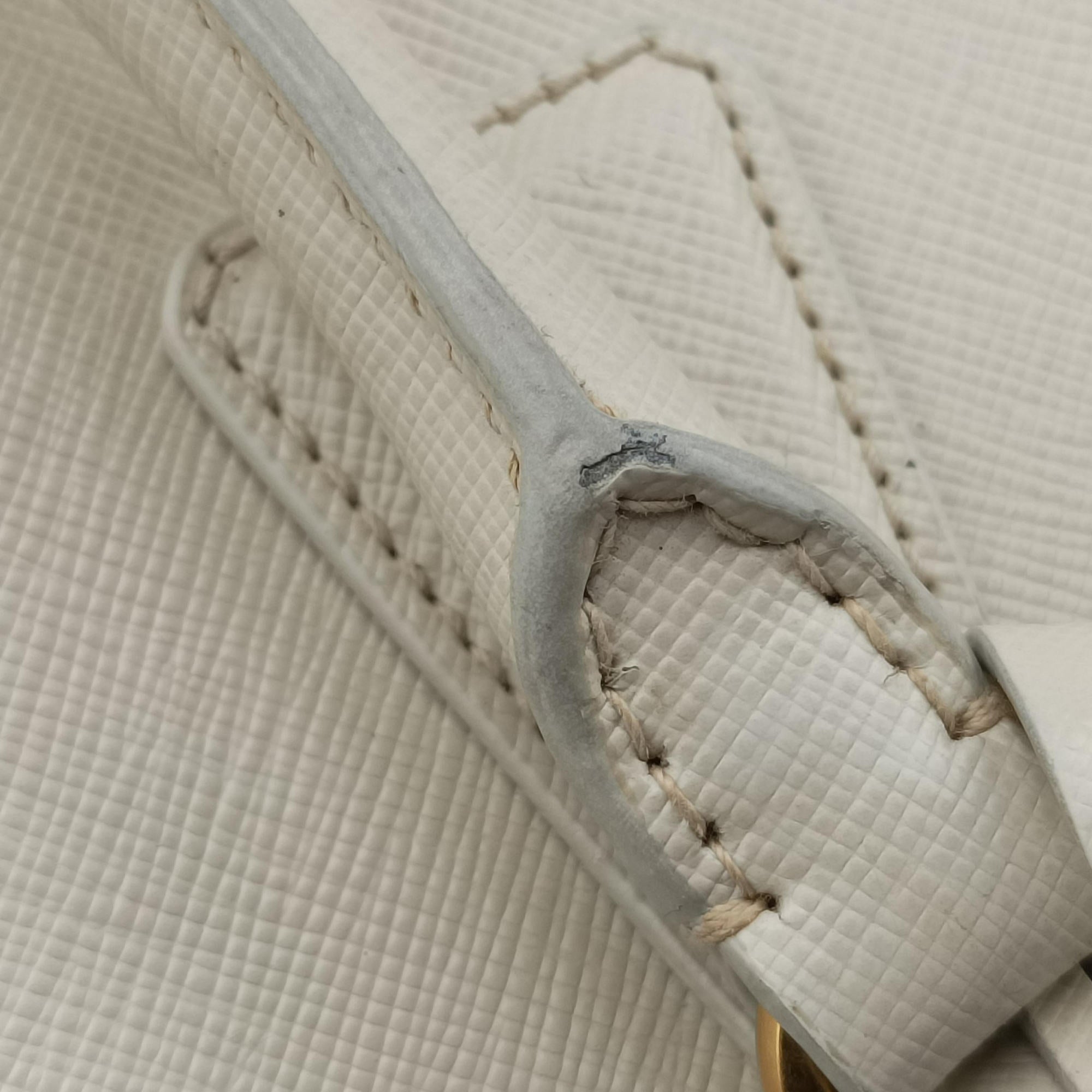 Vintage Prada Galleria White SAFFIANO Leather BN1801 shoulderbag | stylenewstar