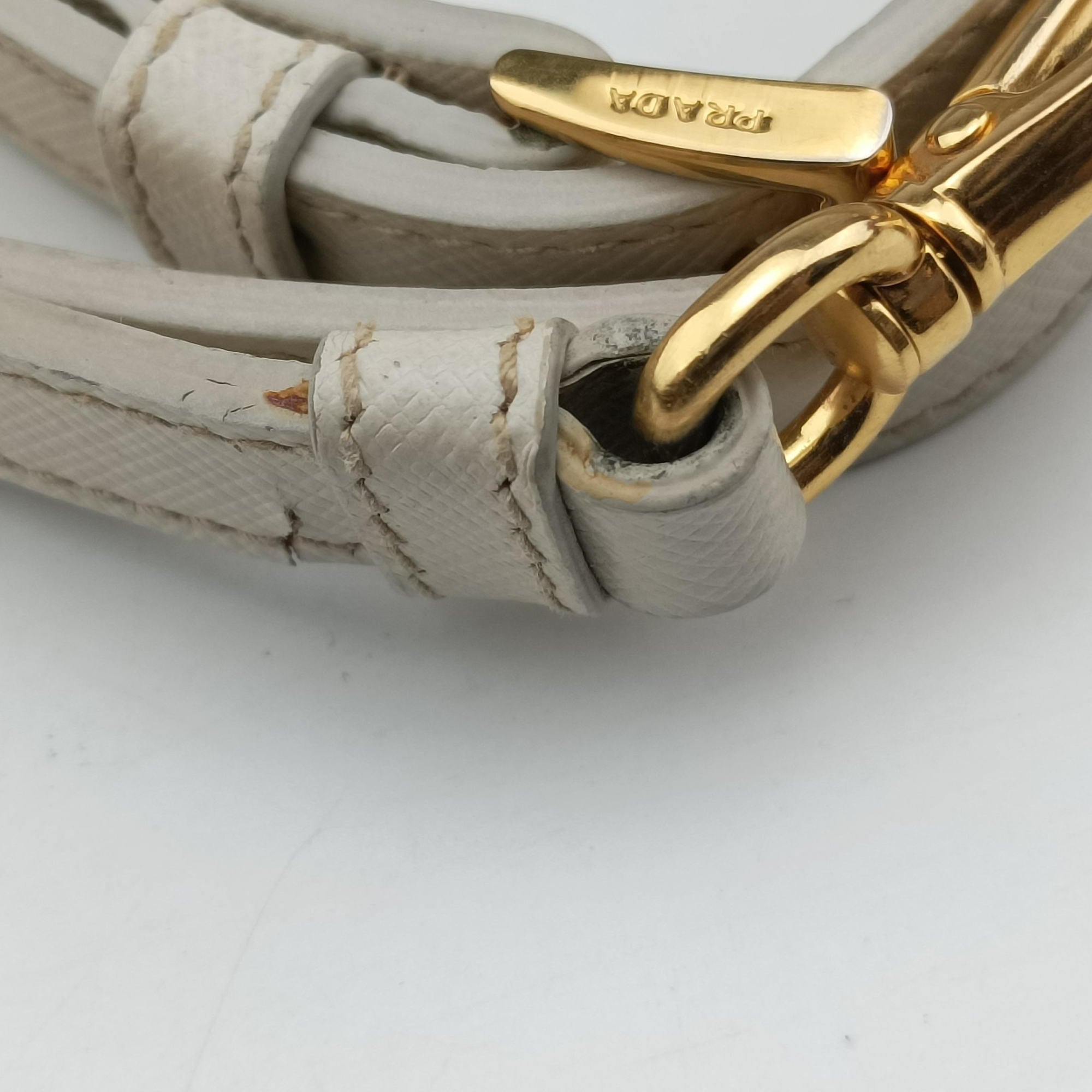 Vintage Prada Galleria White SAFFIANO Leather BN1801 shoulderbag | stylenewstar