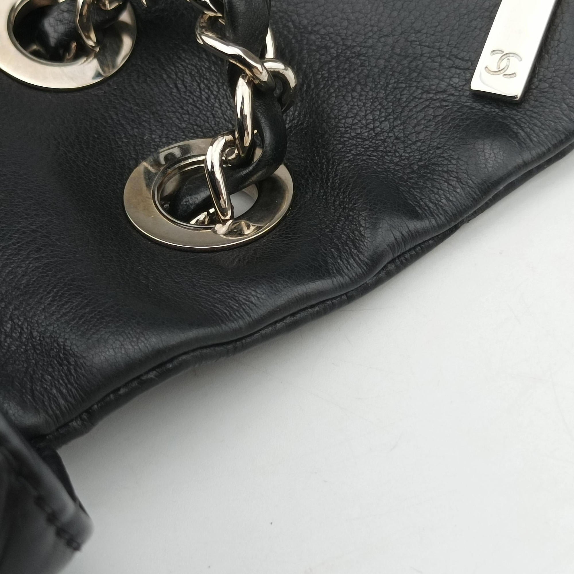 Vintage Chanel Matelasse coco mark Black lambskin A49756 shoulderbag | stylenewstar