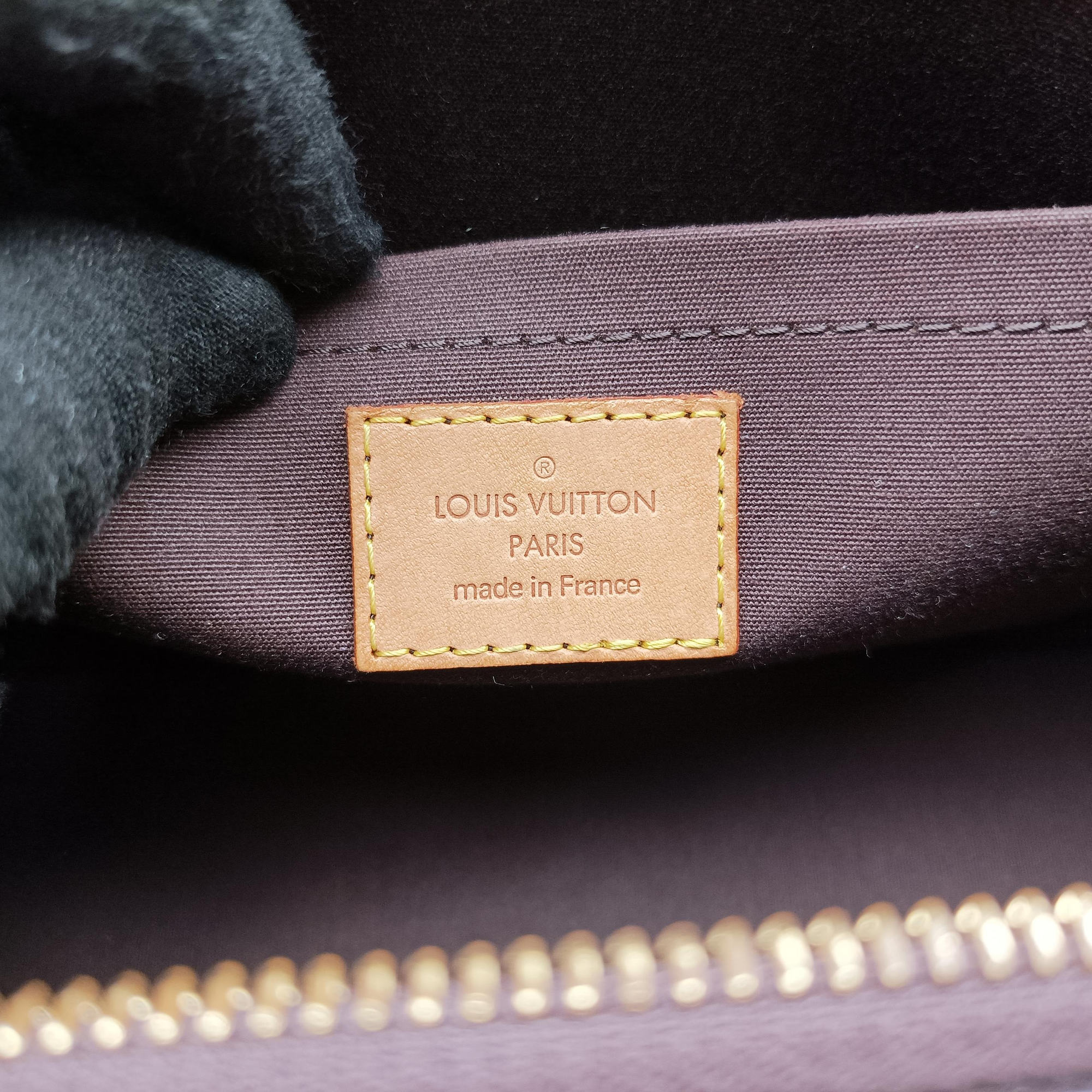 Vintage Louis Vuitton Rosewood Avenue Amaranth Vernis M93510 shoulderbag | stylenewstar