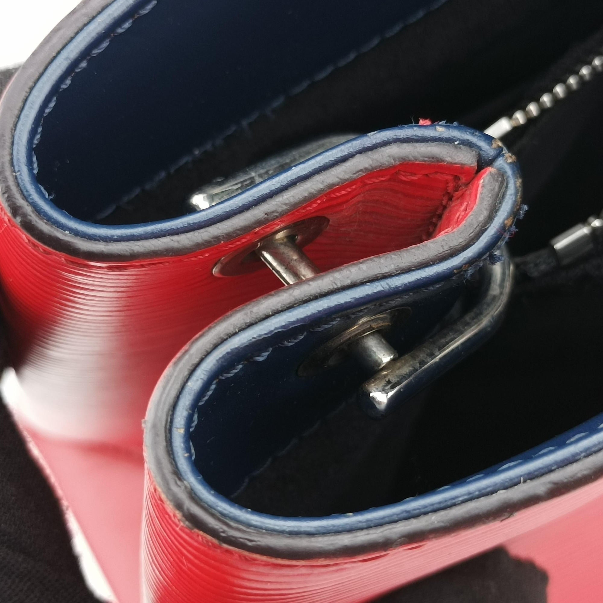 Pre-owned Louis Vuitton Kleber PM Red×Blue epi M51333 shoulderbag | stylenewstar
