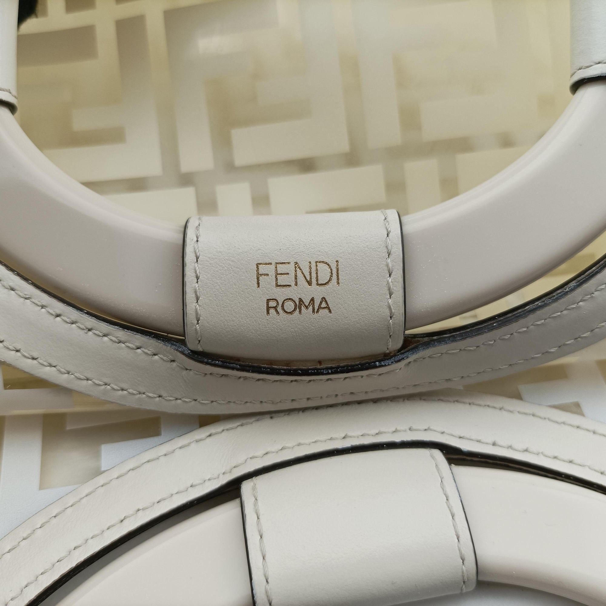 Pre-owned Fendi Runaway Shopper White PVC coated canvas 8BH360 shoulderbag | stylenewstar
