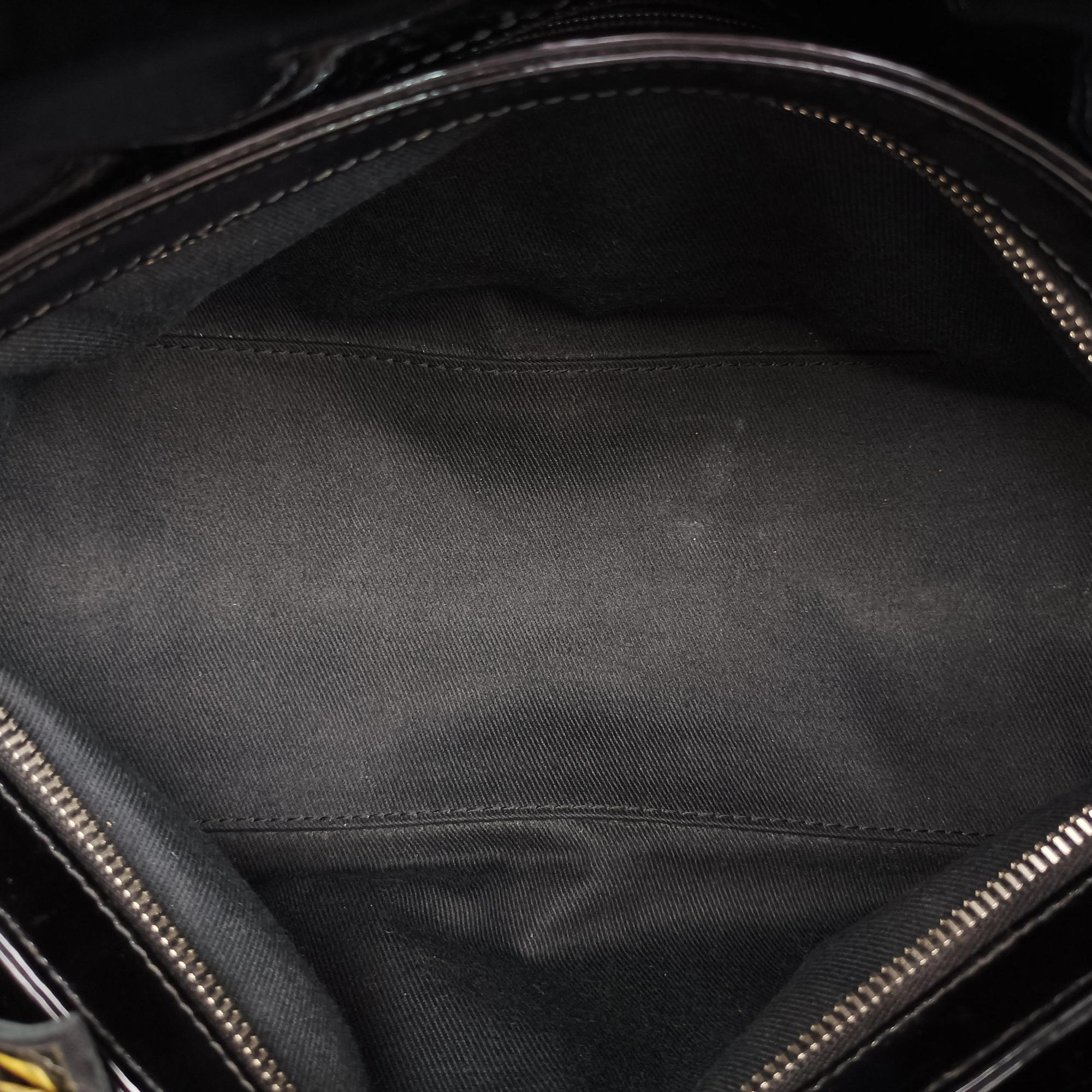 Secondhand Chanel Mademoiselle Bowling Black Patent leather A50557 shoulderbag | stylenewstar