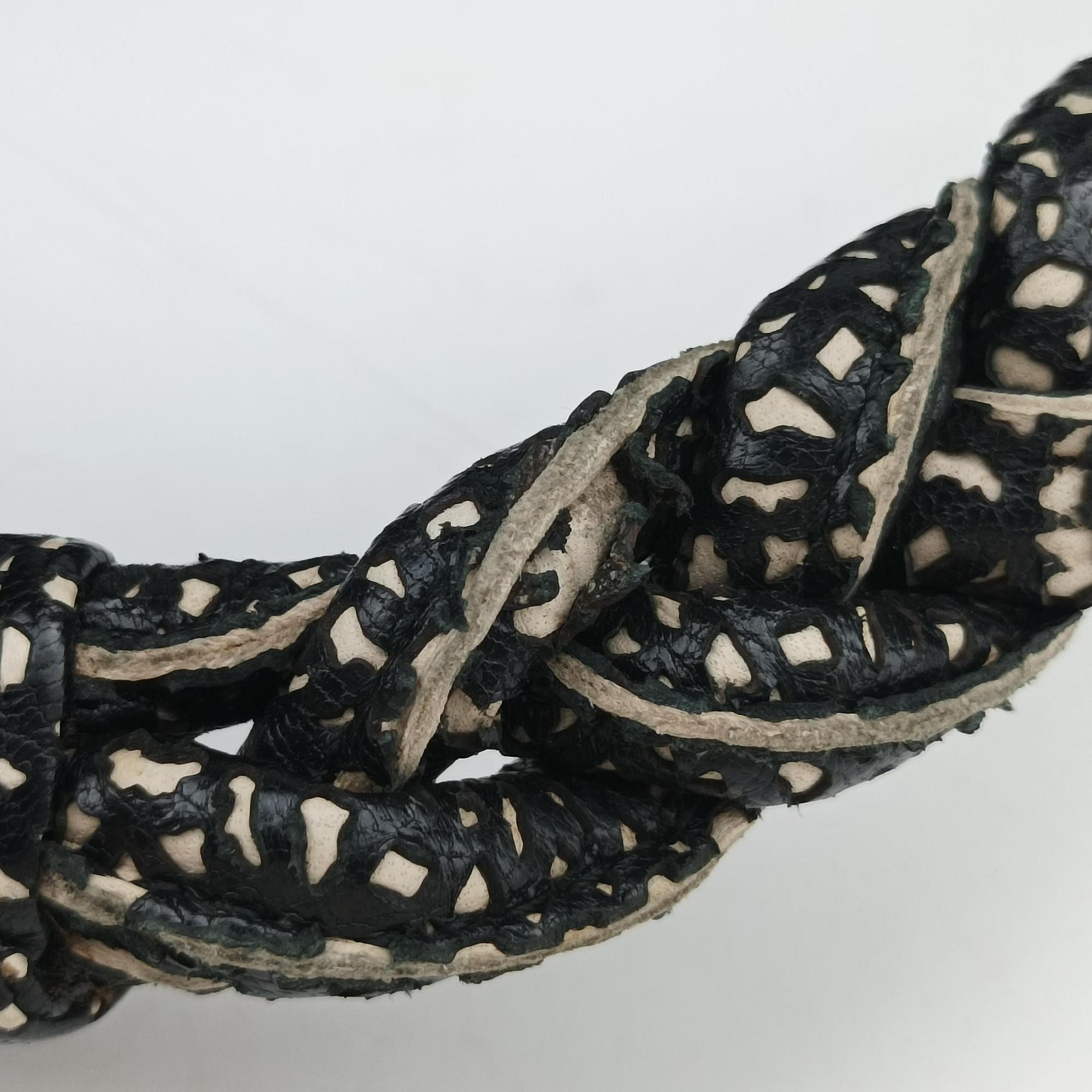 Vintage Bottega Veneta Laser-cut Floral Applique Limited Edition Black Leather  handbag | stylenewstar