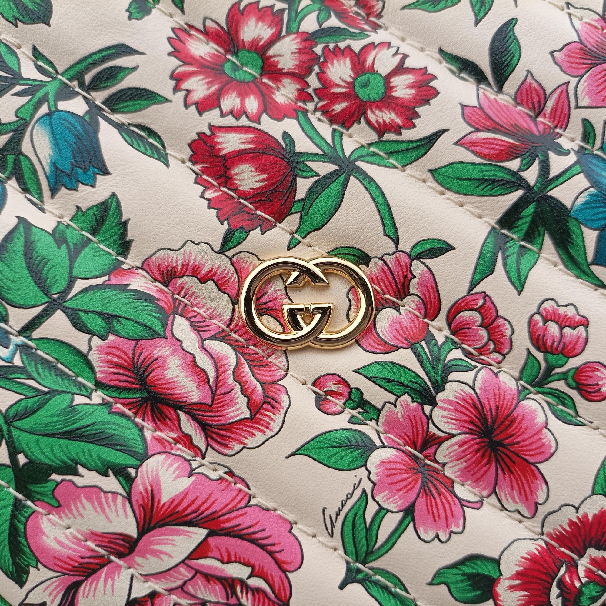 Vintage Gucci GG Marmont Flower Print Heart Multicolour Leather 740355 shoulderbag | stylenewstar