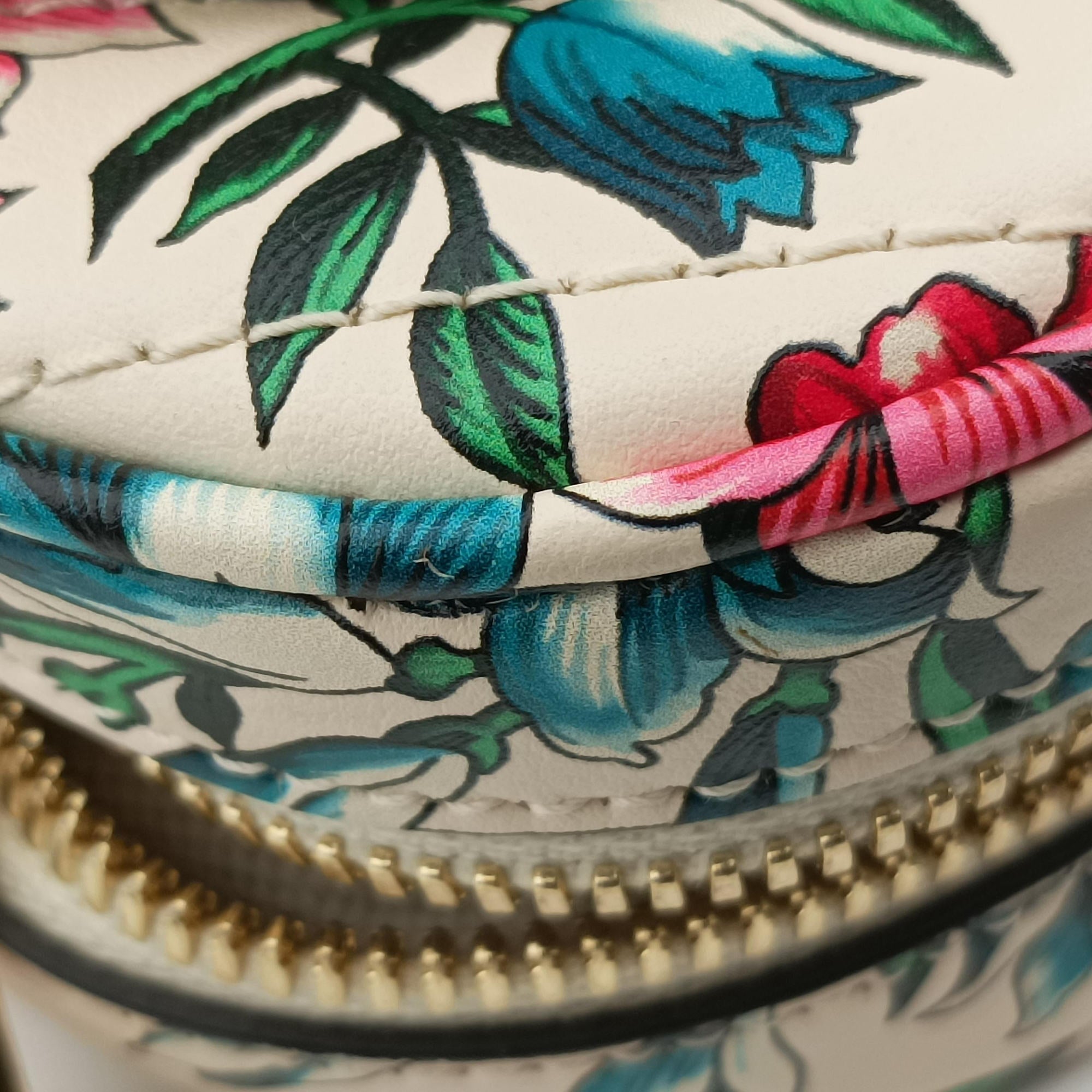 Vintage Gucci GG Marmont Flower Print Heart Multicolour Leather 740355 shoulderbag | stylenewstar