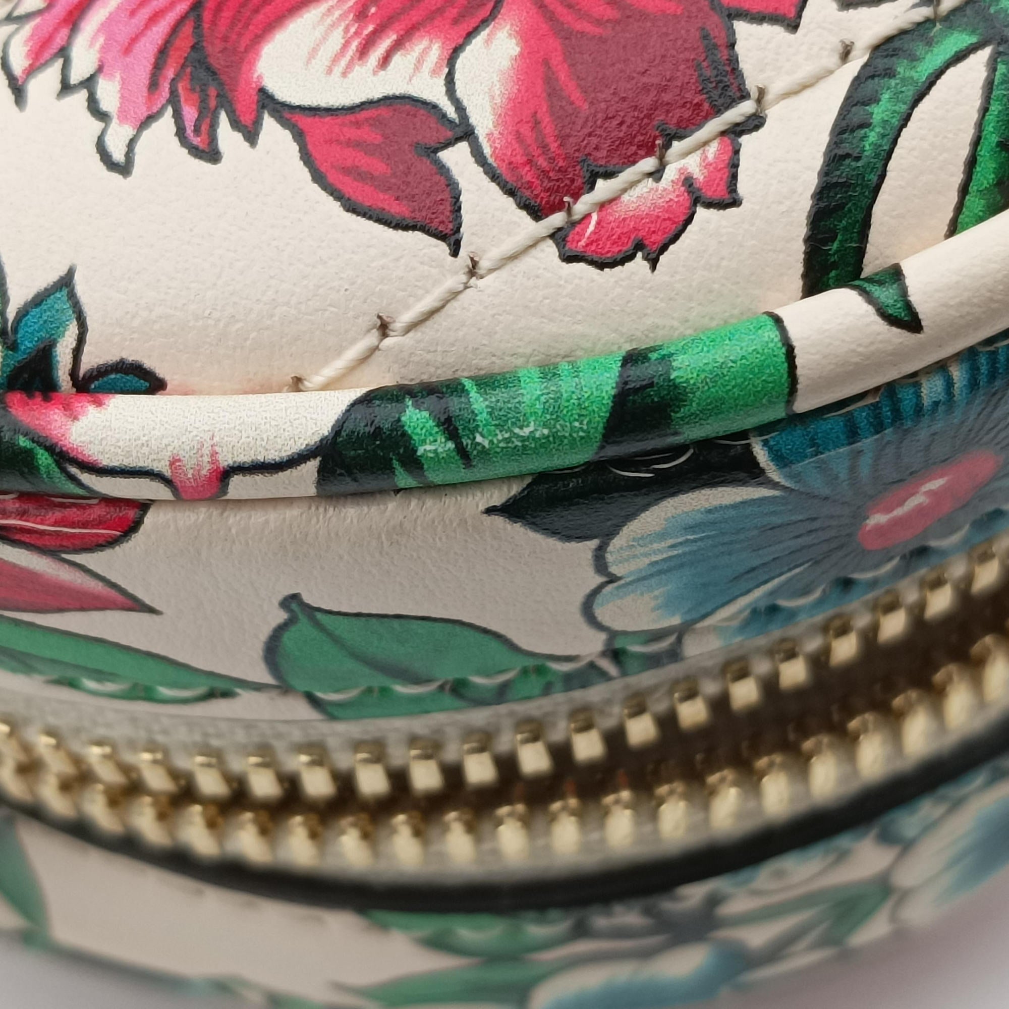 Vintage Gucci GG Marmont Flower Print Heart Multicolour Leather 740355 shoulderbag | stylenewstar