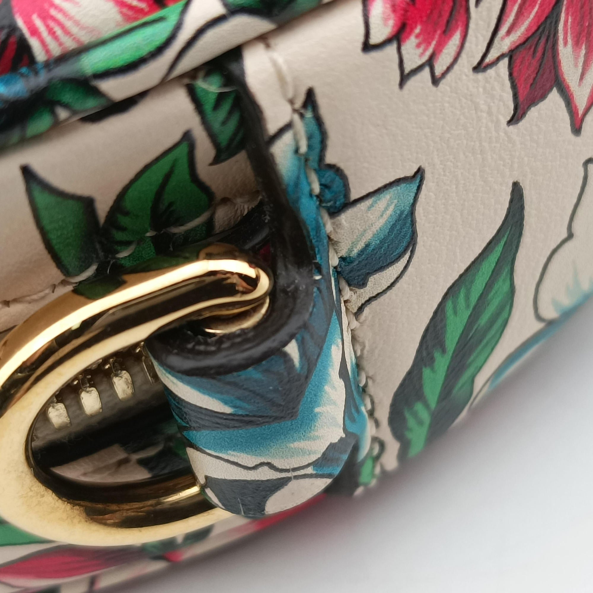 Vintage Gucci GG Marmont Flower Print Heart Multicolour Leather 740355 shoulderbag | stylenewstar