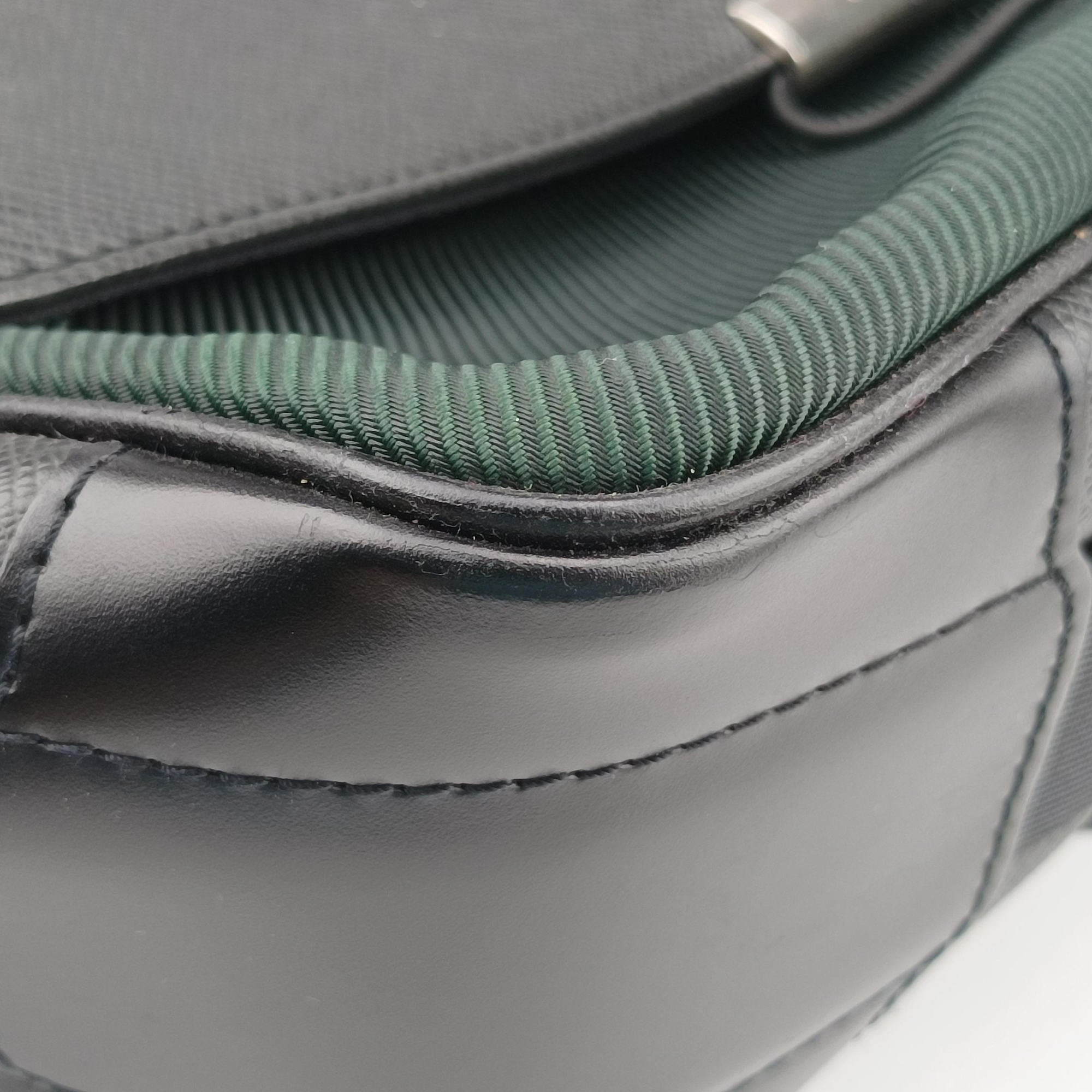 Secondhand Louis Vuitton Viktor Ardoise Taiga x canvas M30142 crossbodybag | stylenewstar