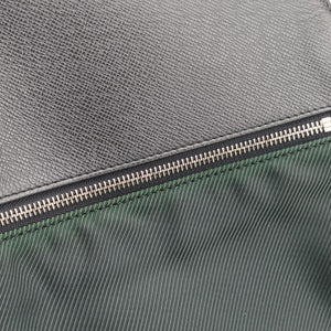 Secondhand Louis Vuitton Viktor Ardoise Taiga x canvas M30142 crossbodybag | stylenewstar