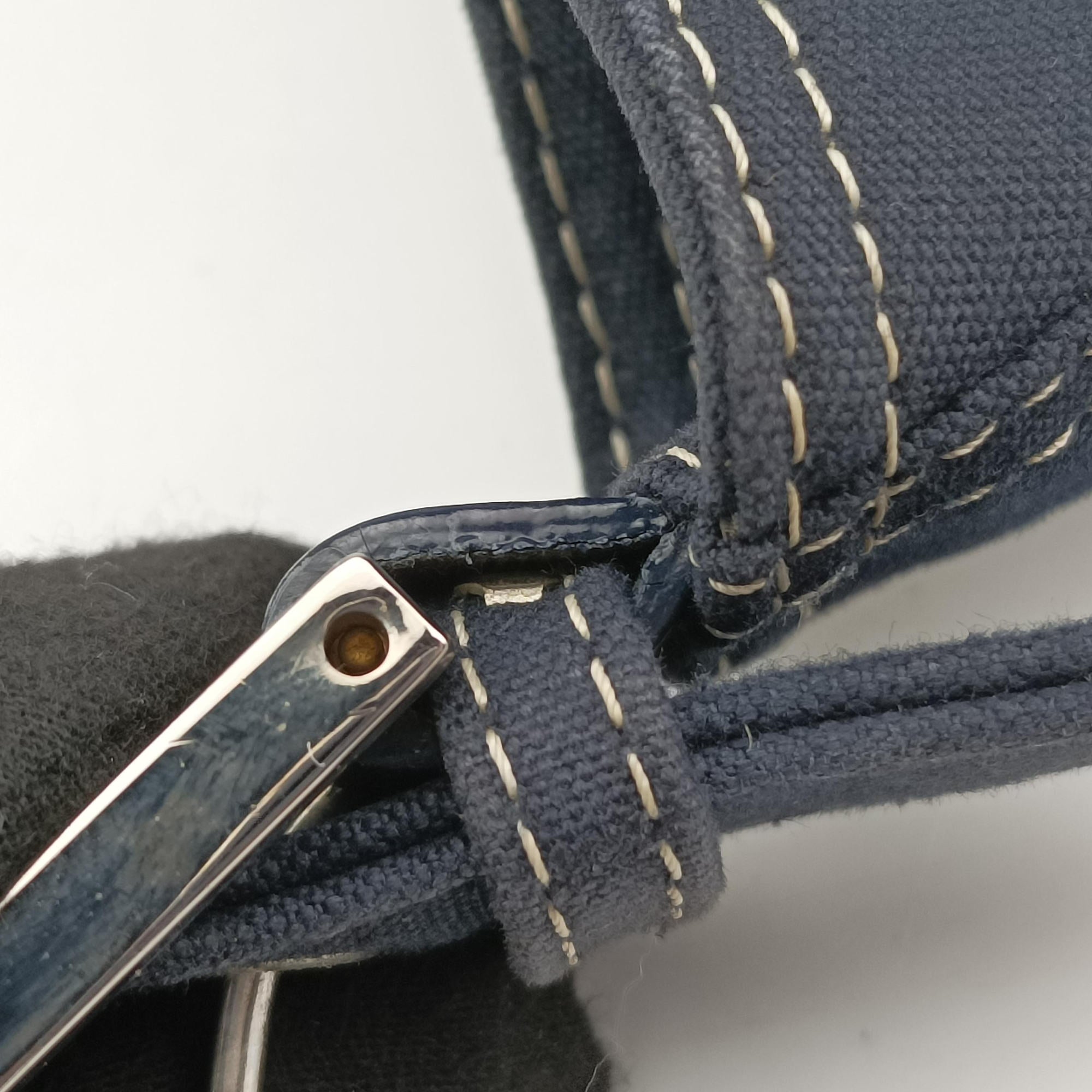 Pre-owned Fendi Mamma Bucket Navy Denim 22112 shoulderbag | stylenewstar