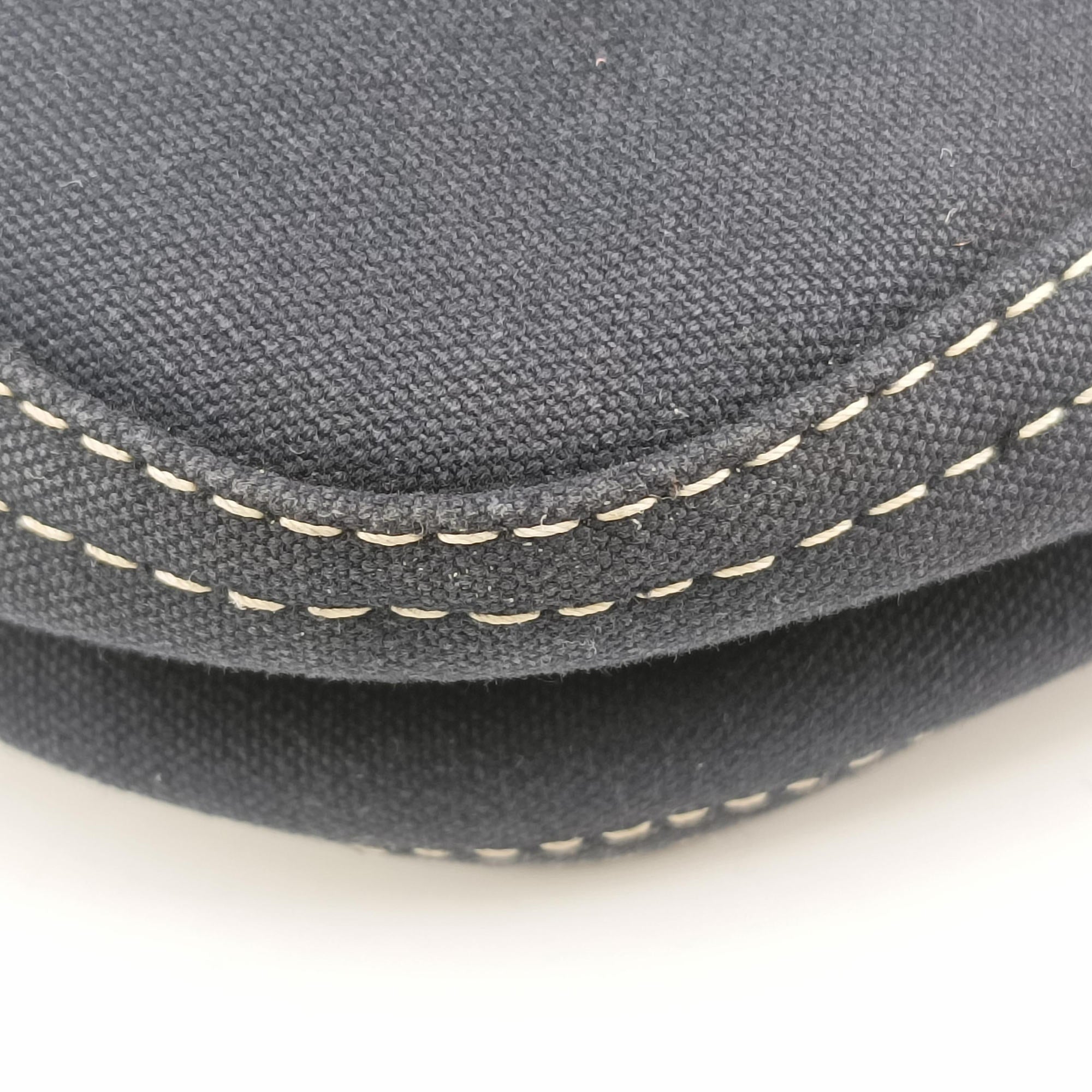 Pre-owned Fendi Mamma Bucket Navy Denim 22112 shoulderbag | stylenewstar