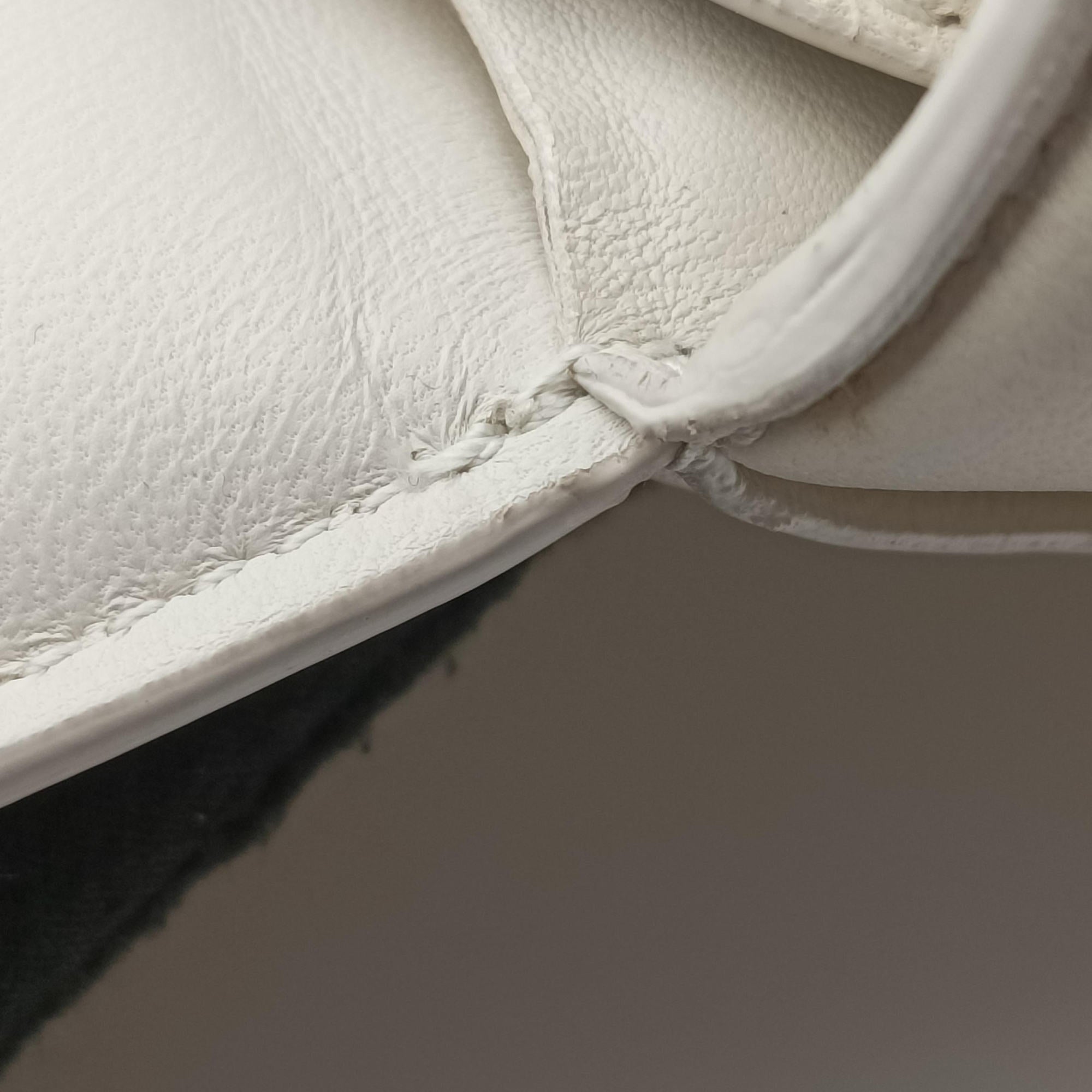 Vintage Bottega Veneta Padded CASSETTE White lambskin  shoulderbag | stylenewstar