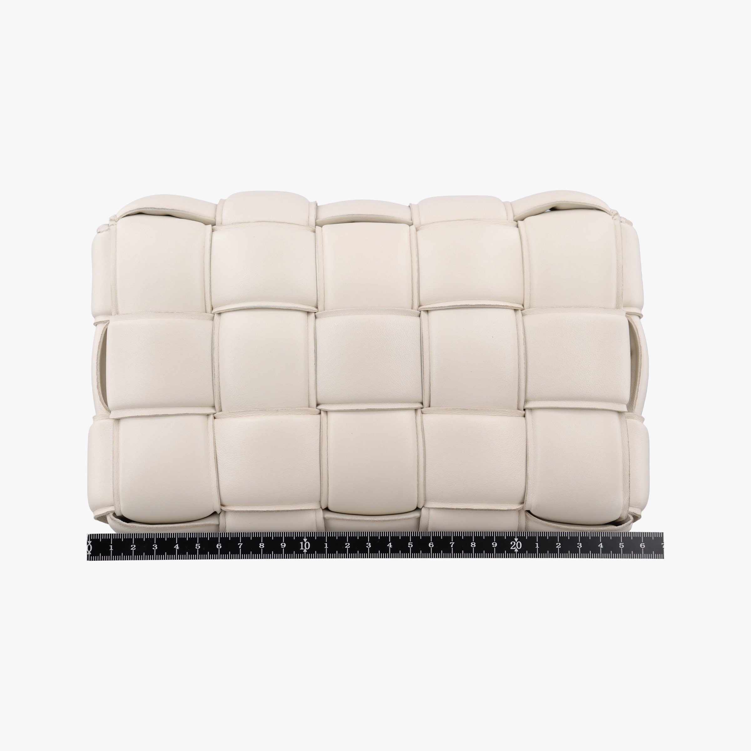 Vintage Bottega Veneta Padded CASSETTE White lambskin  shoulderbag | stylenewstar