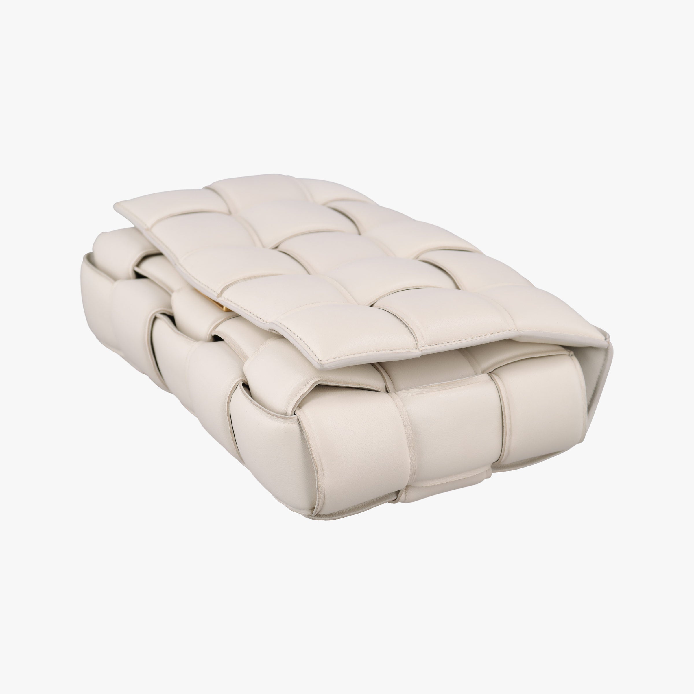 Vintage Bottega Veneta Padded CASSETTE White lambskin  shoulderbag | stylenewstar