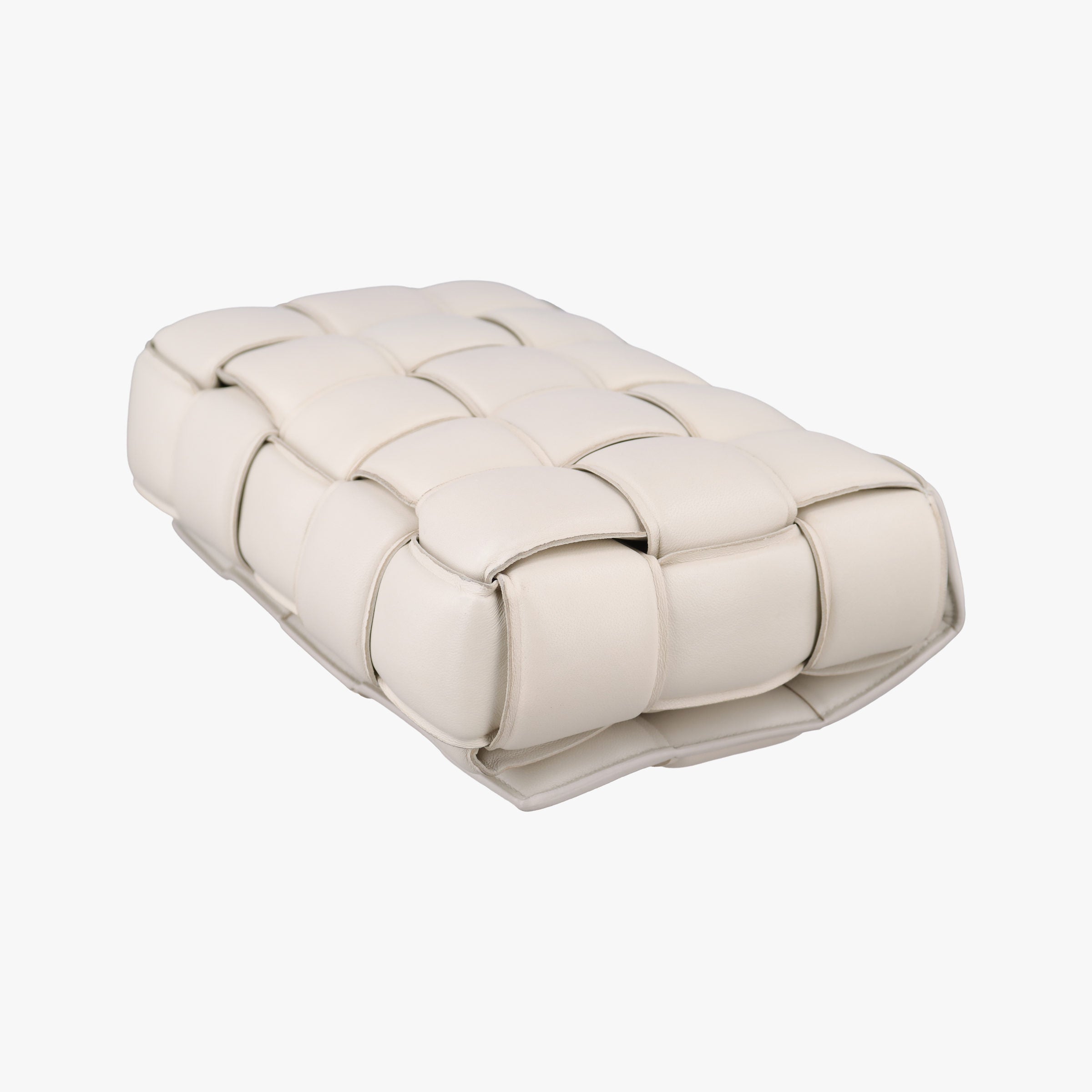 Vintage Bottega Veneta Padded CASSETTE White lambskin  shoulderbag | stylenewstar