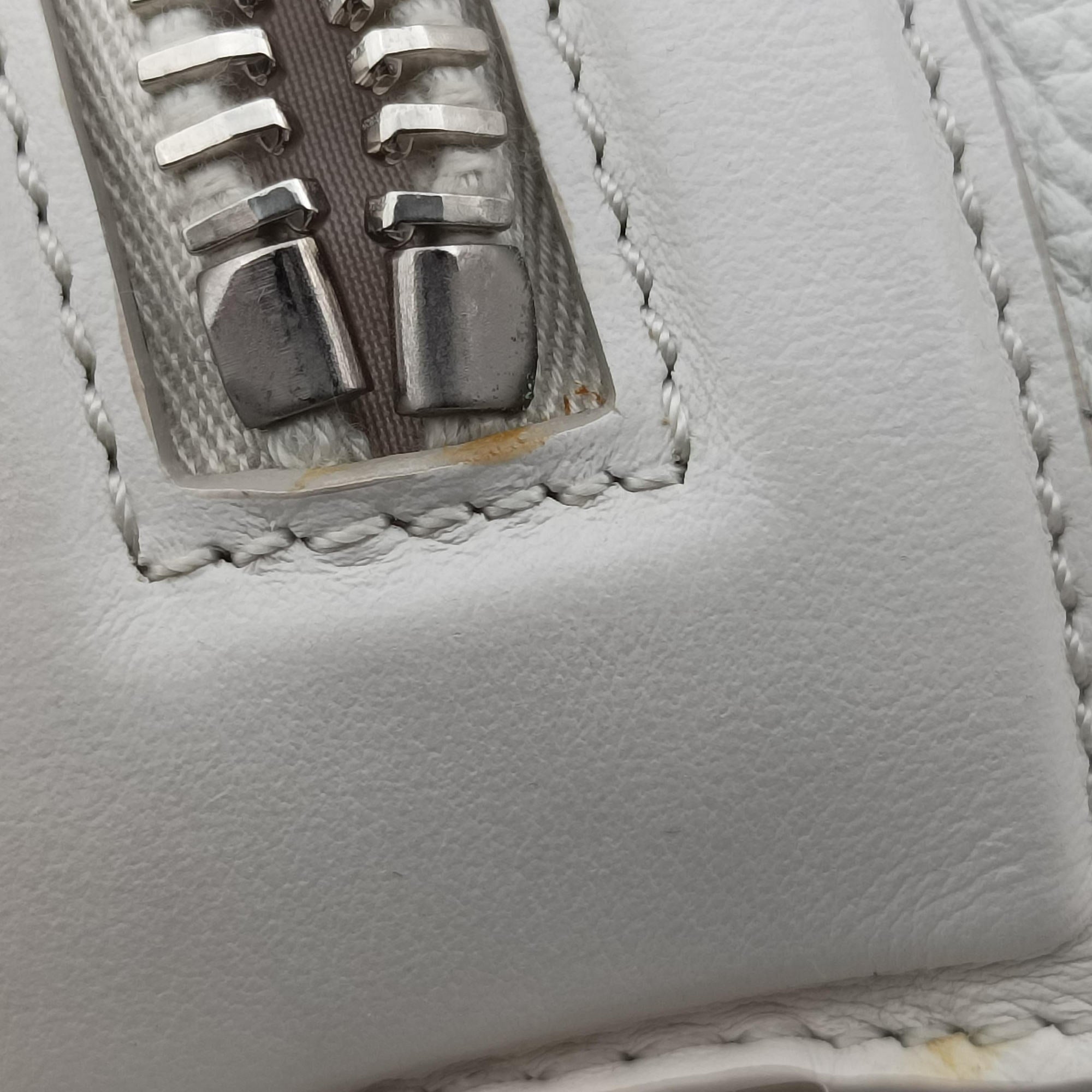 Secondhand TODS Thea White Leather  shoulderbag | stylenewstar