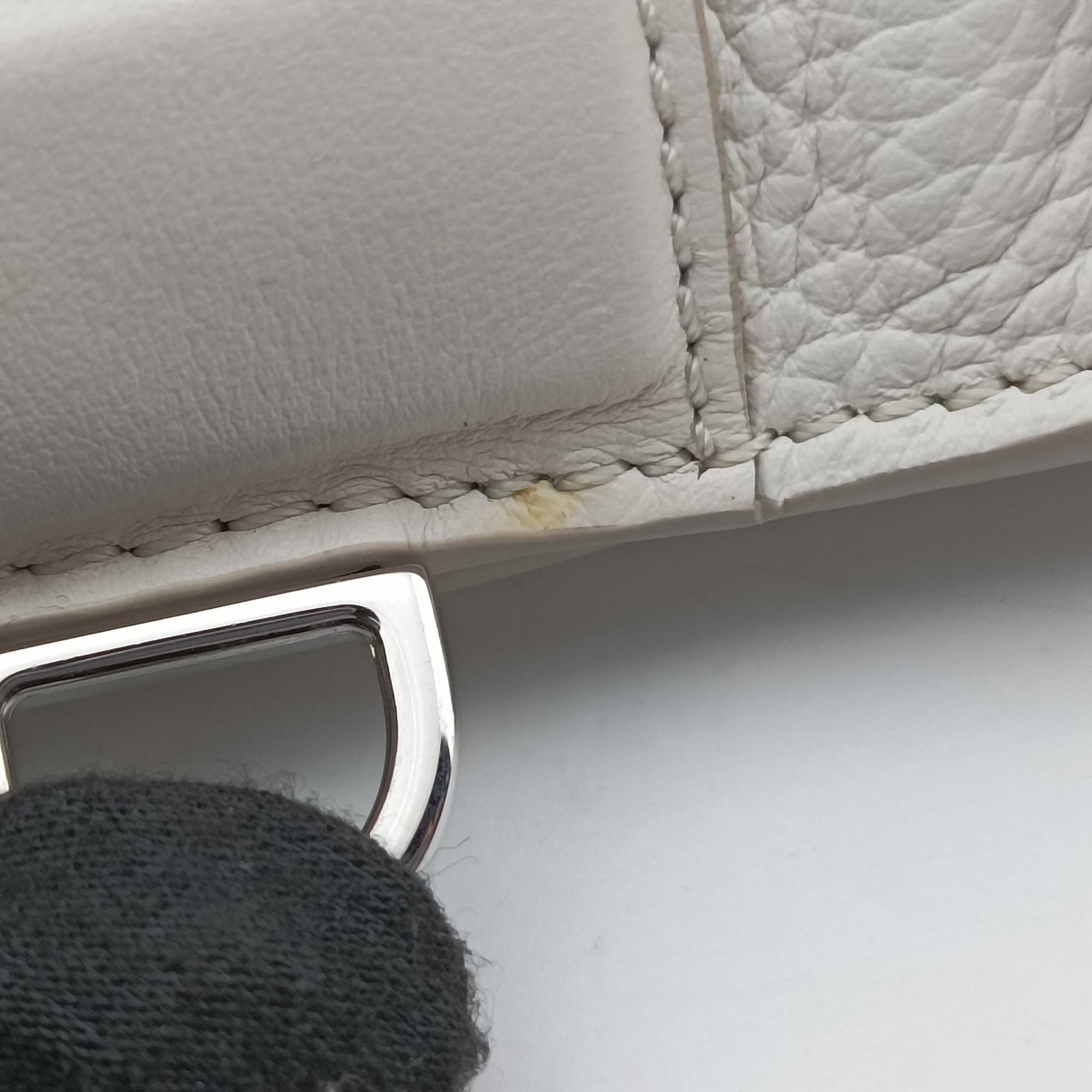 Secondhand TODS Thea White Leather  shoulderbag | stylenewstar